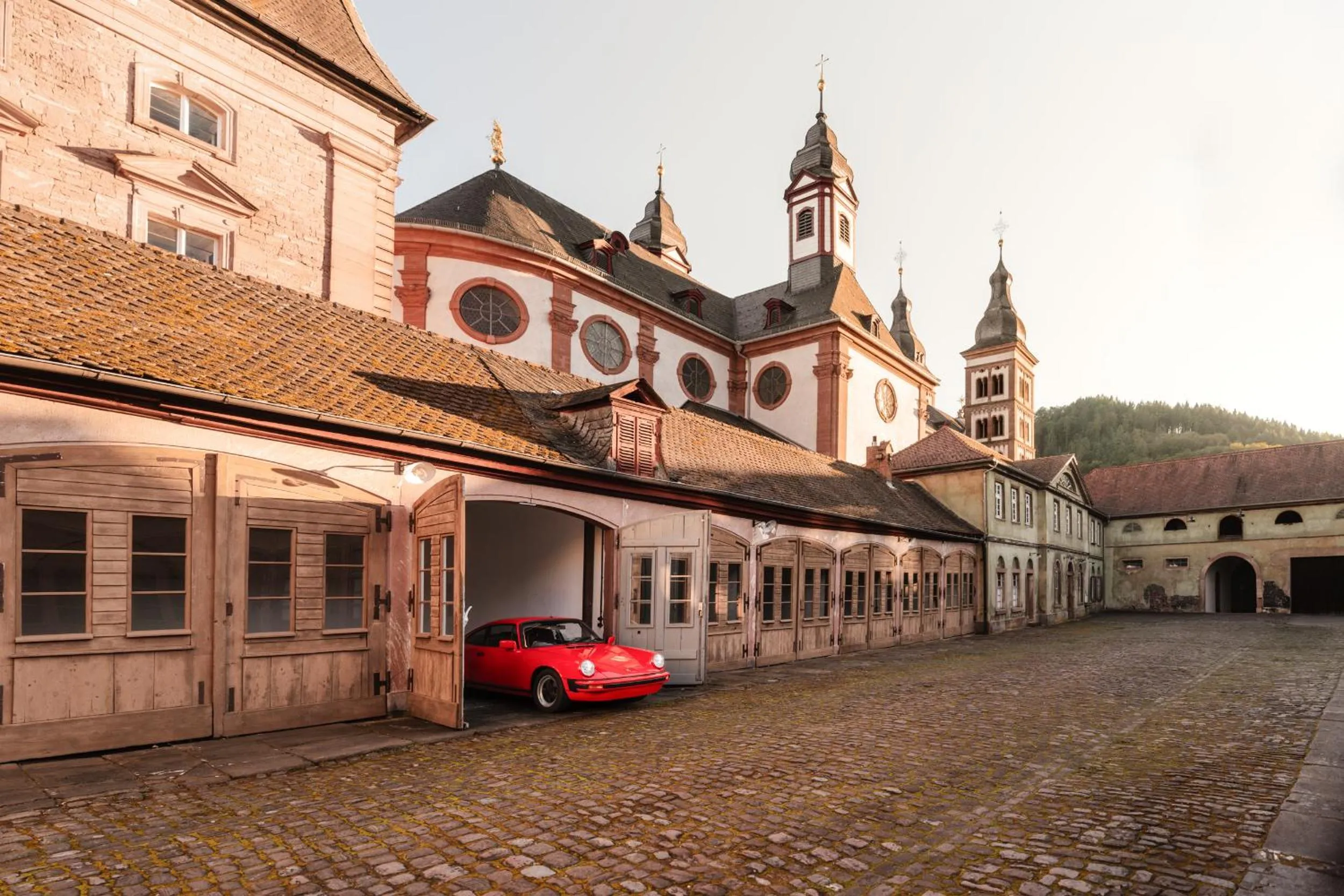 Area and facilities in EMICH´S Hotel