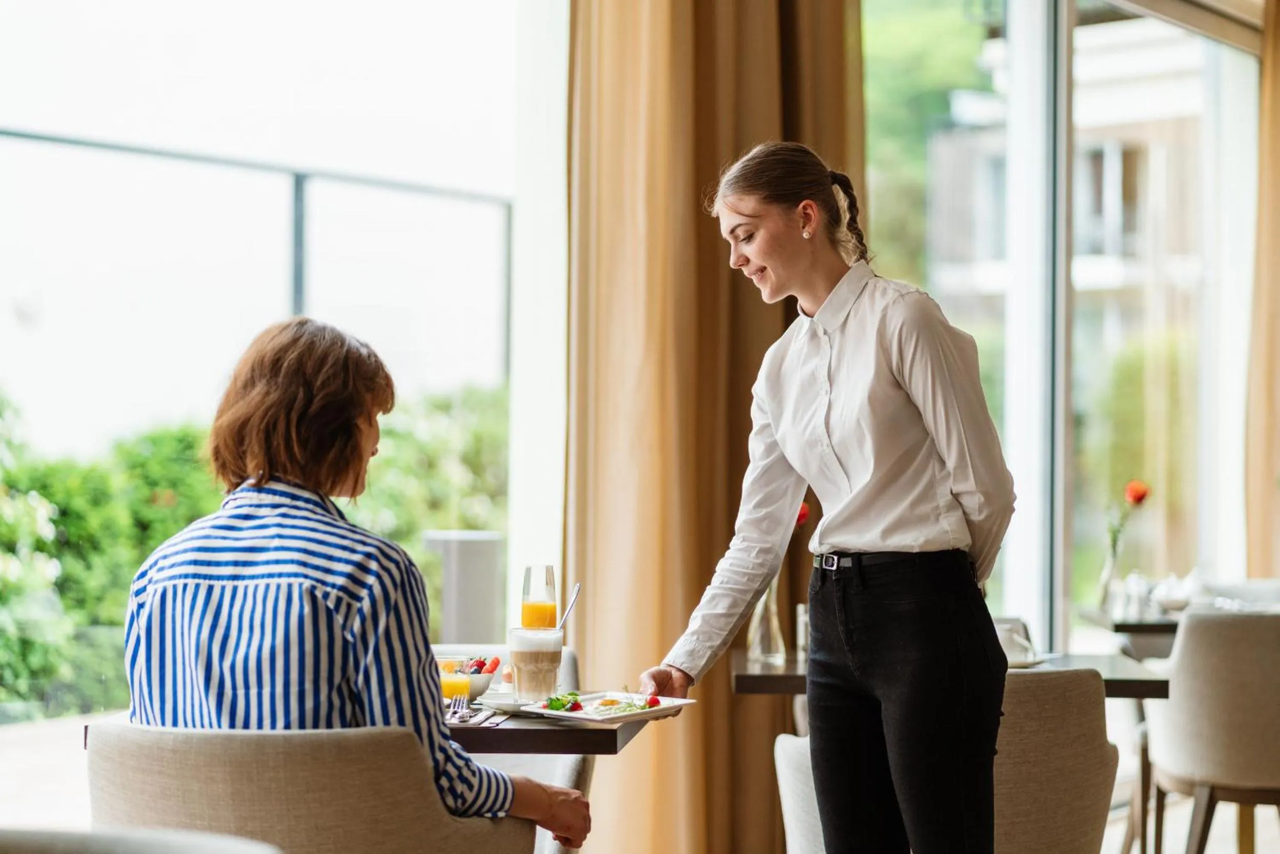 Breakfast in EMICH´S Hotel