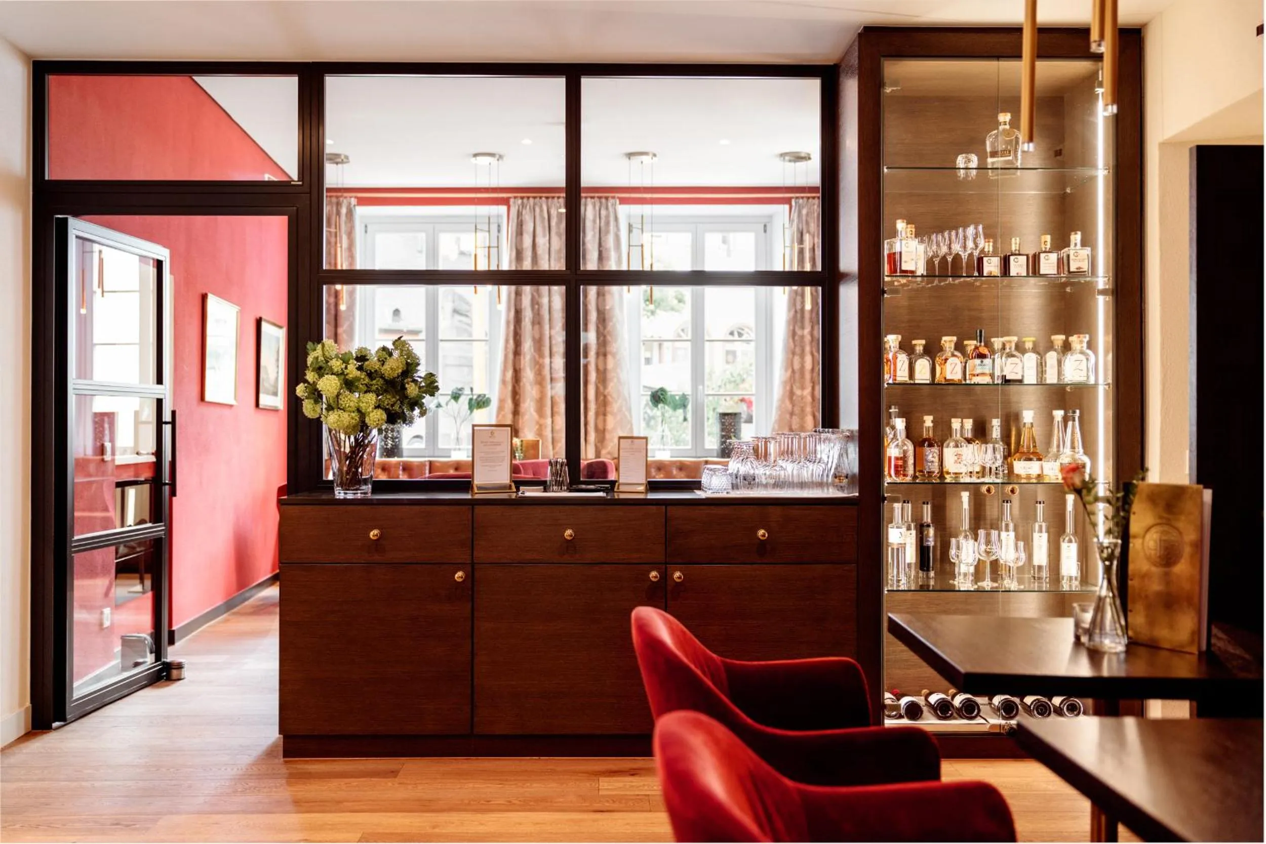 Lounge or bar in EMICH´S Hotel