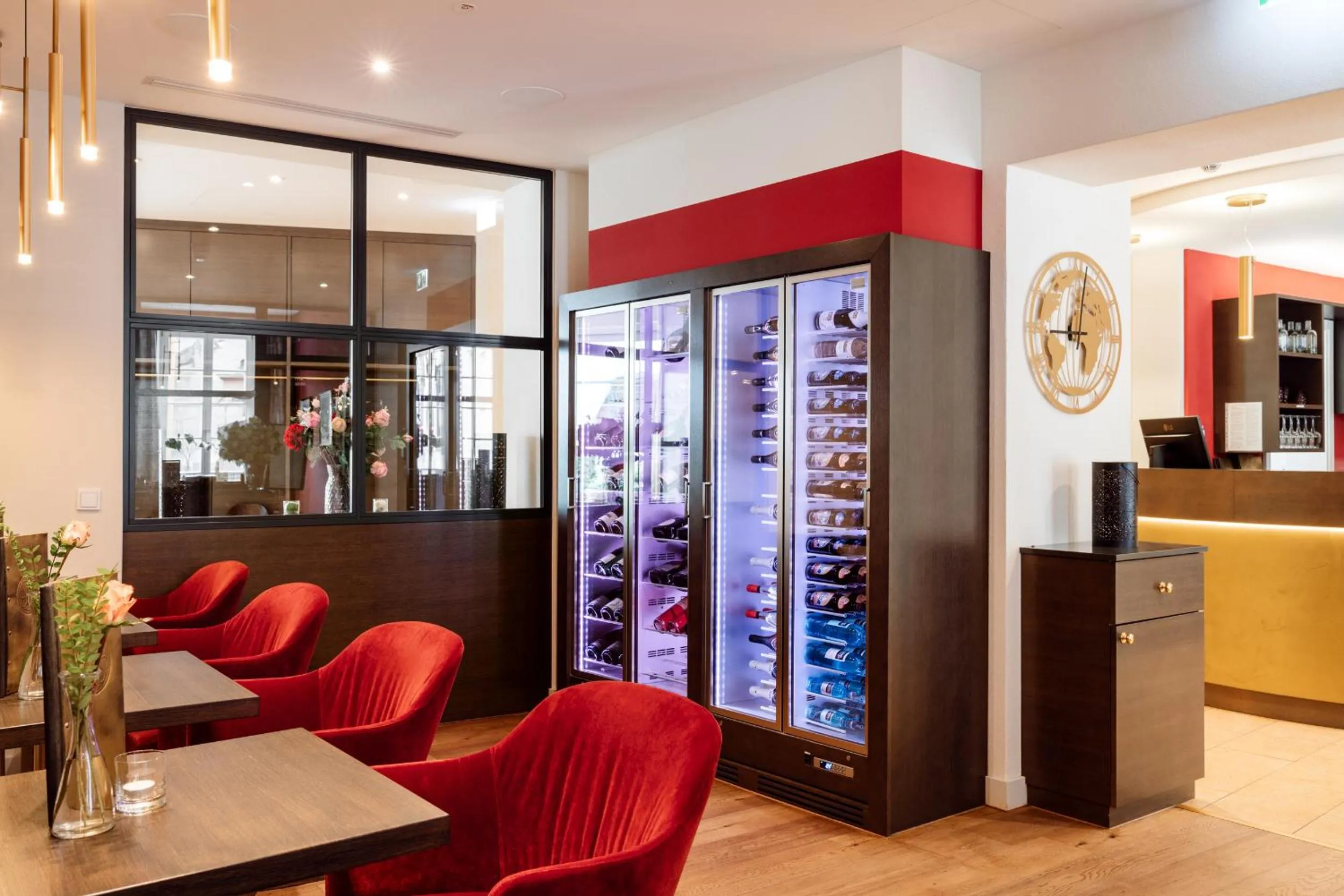 Lounge or bar in EMICH´S Hotel