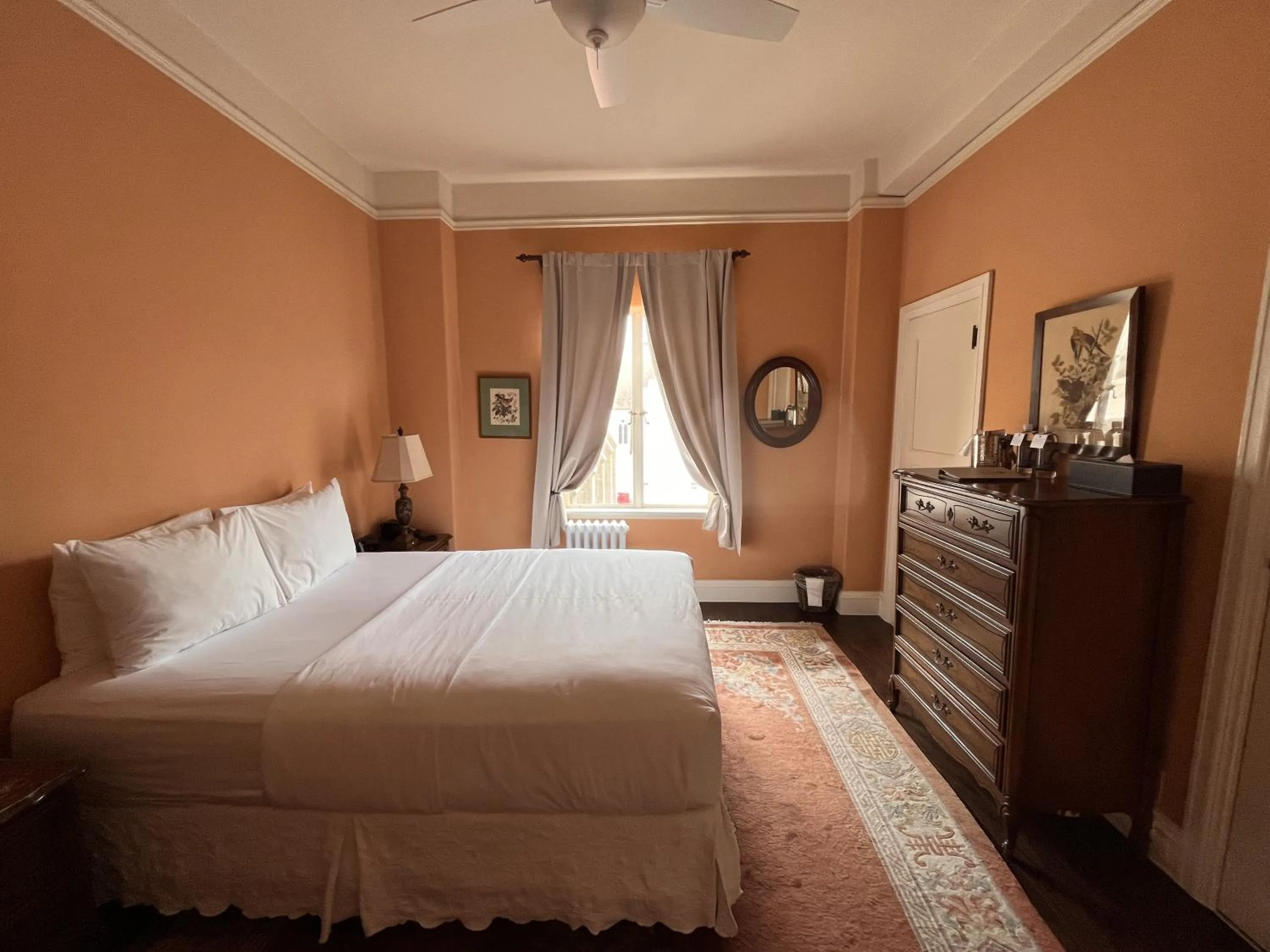 Bed in Berkeley City Club Hotel