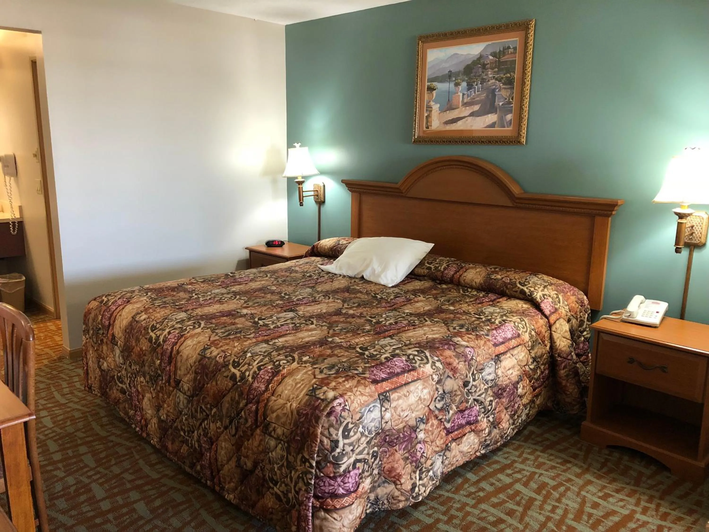 King Suite in Countryside Suites Omaha