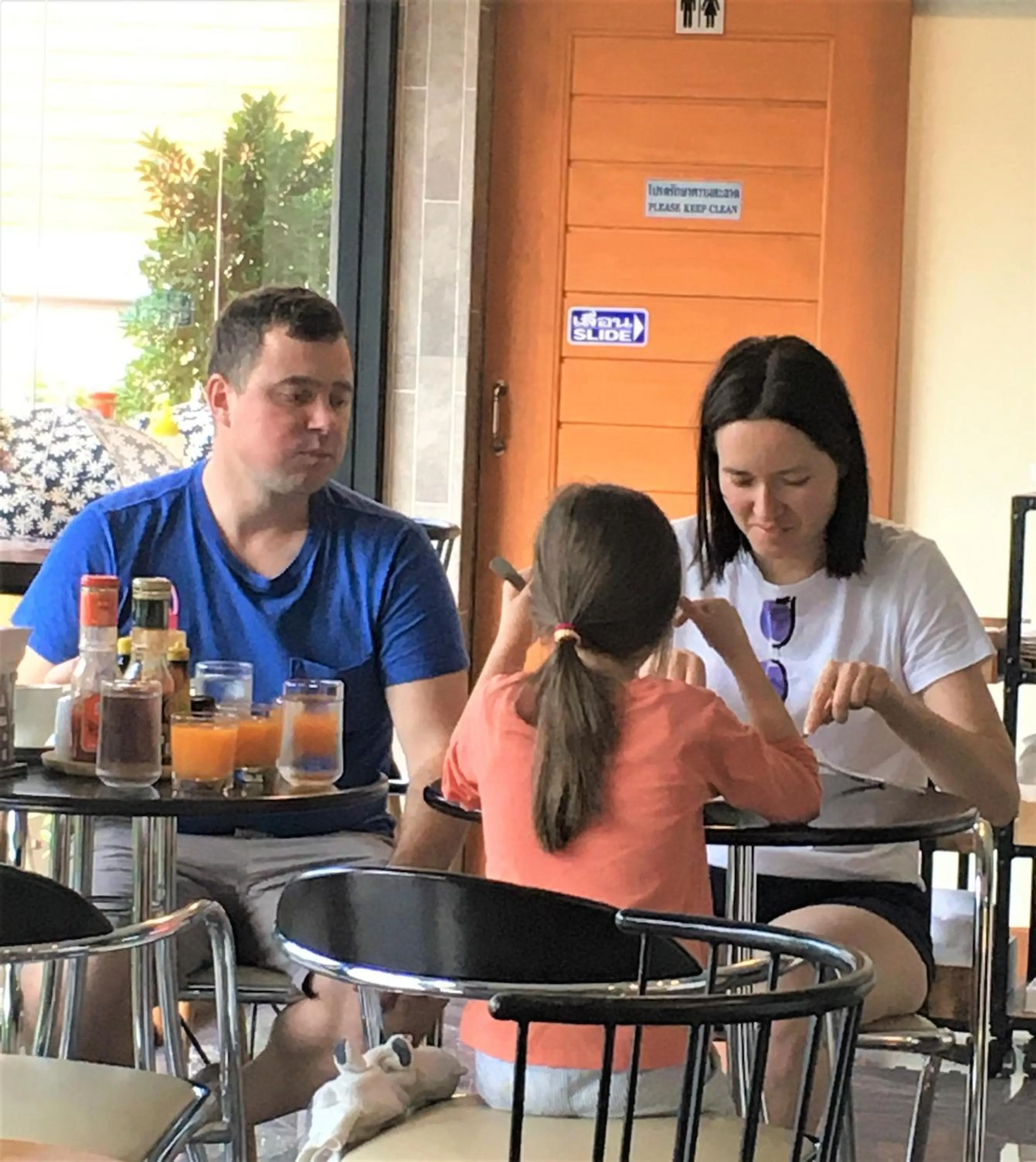 Restaurant/places to eat in Suthep Home & Hostel