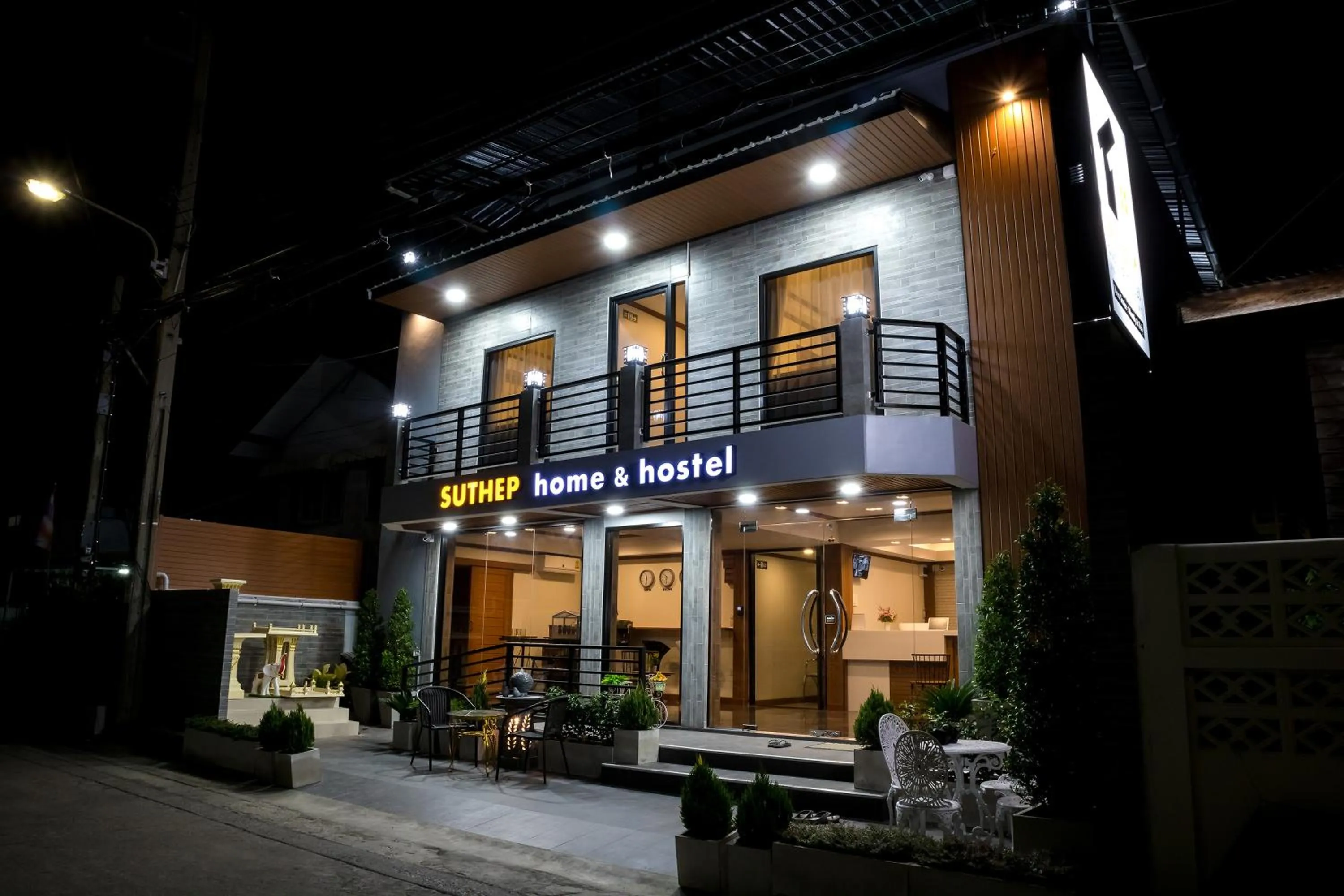 Property building in Suthep Home & Hostel