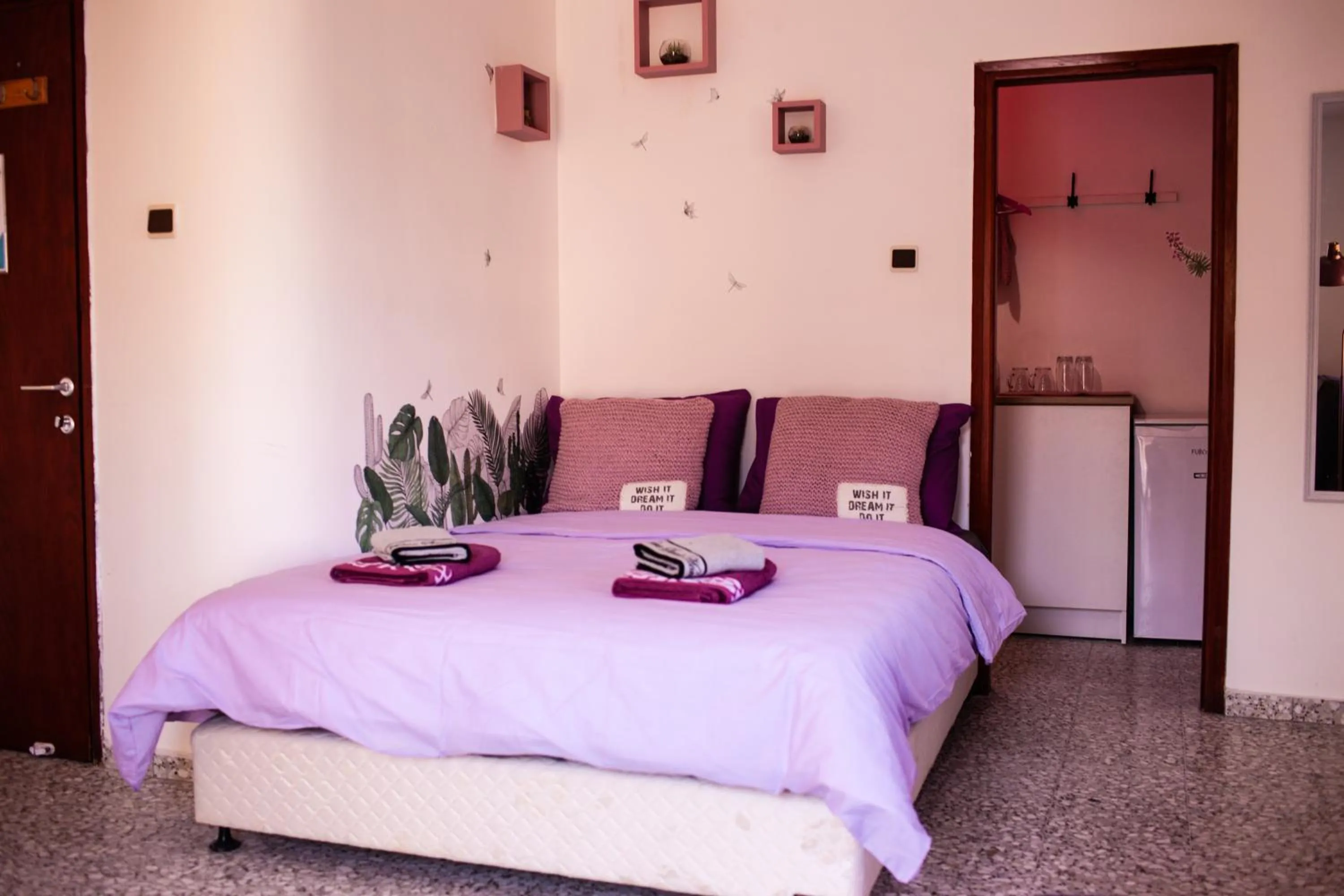 Exodus Hostel & Dive Center