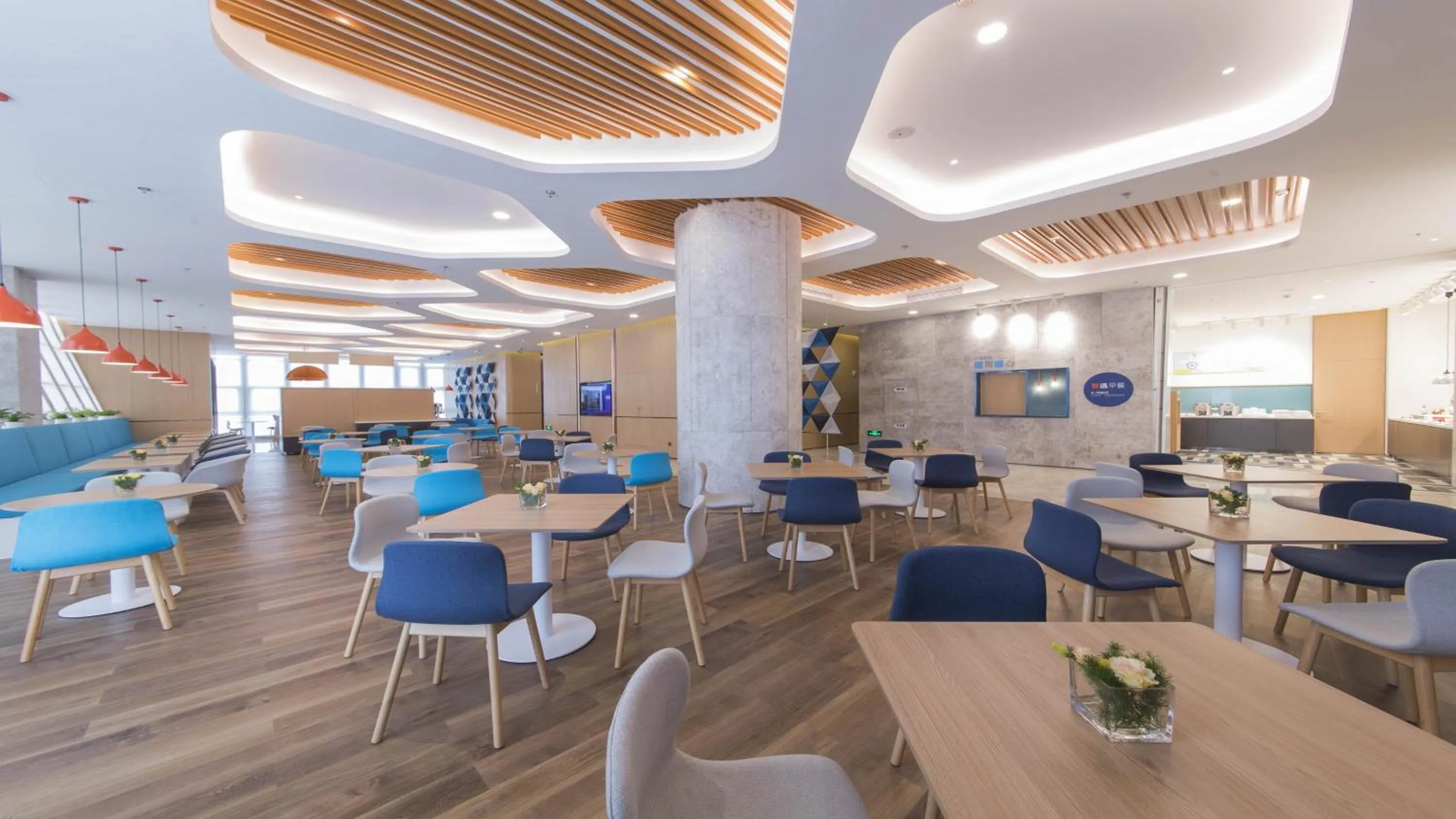 Breakfast in Holiday Inn Express Liyang Huafu by IHG