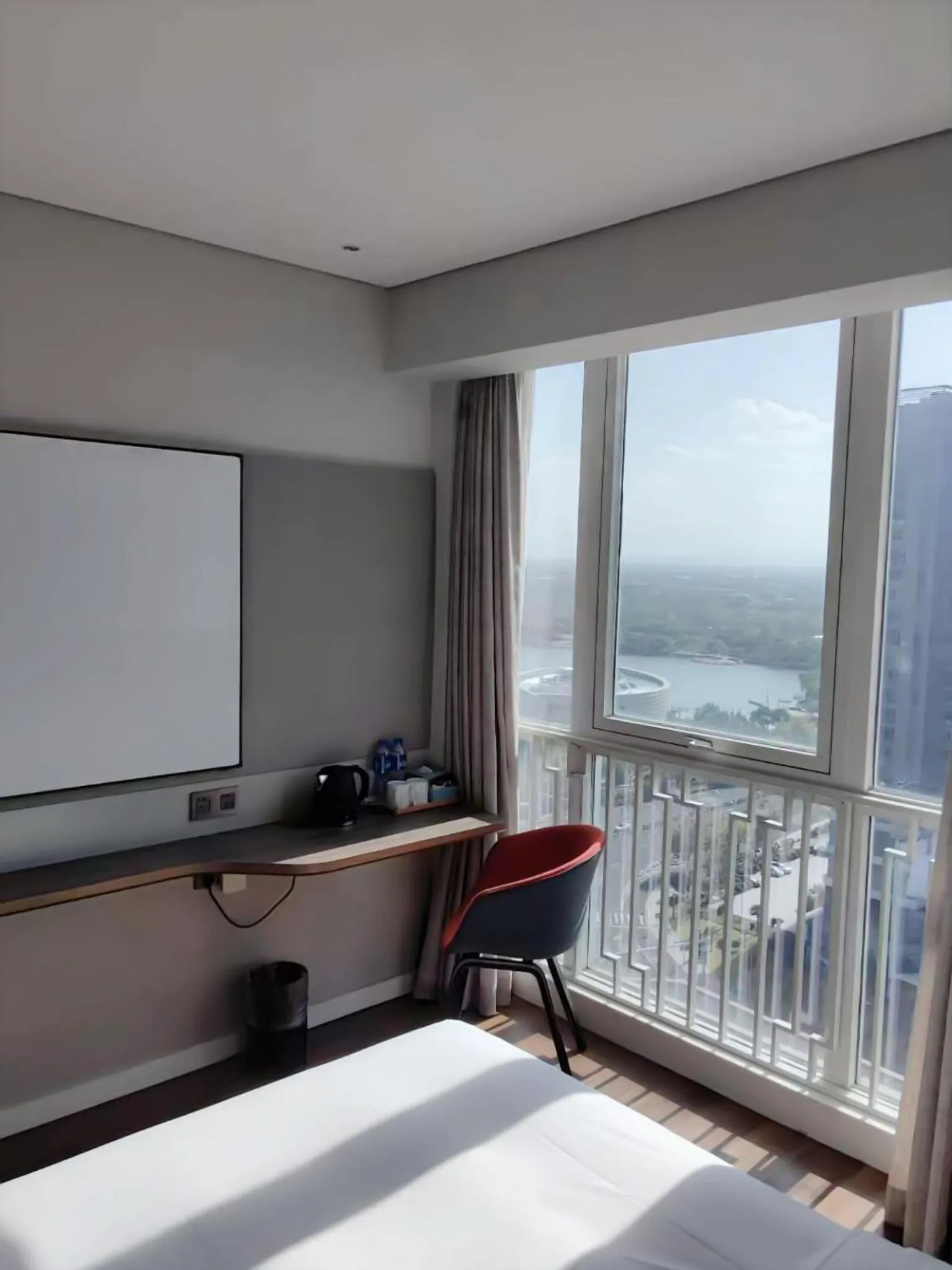 Photo of the whole room, Bed in Holiday Inn Express Liyang Huafu by IHG