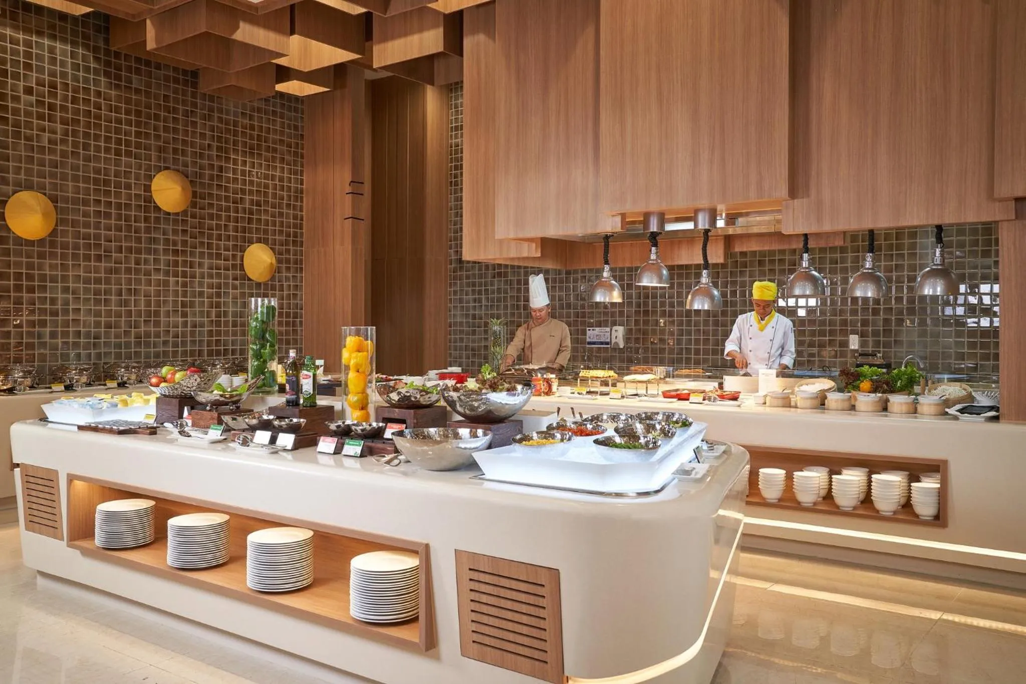 Restaurant/places to eat in Holiday Inn & Suites Saigon Airport by IHG