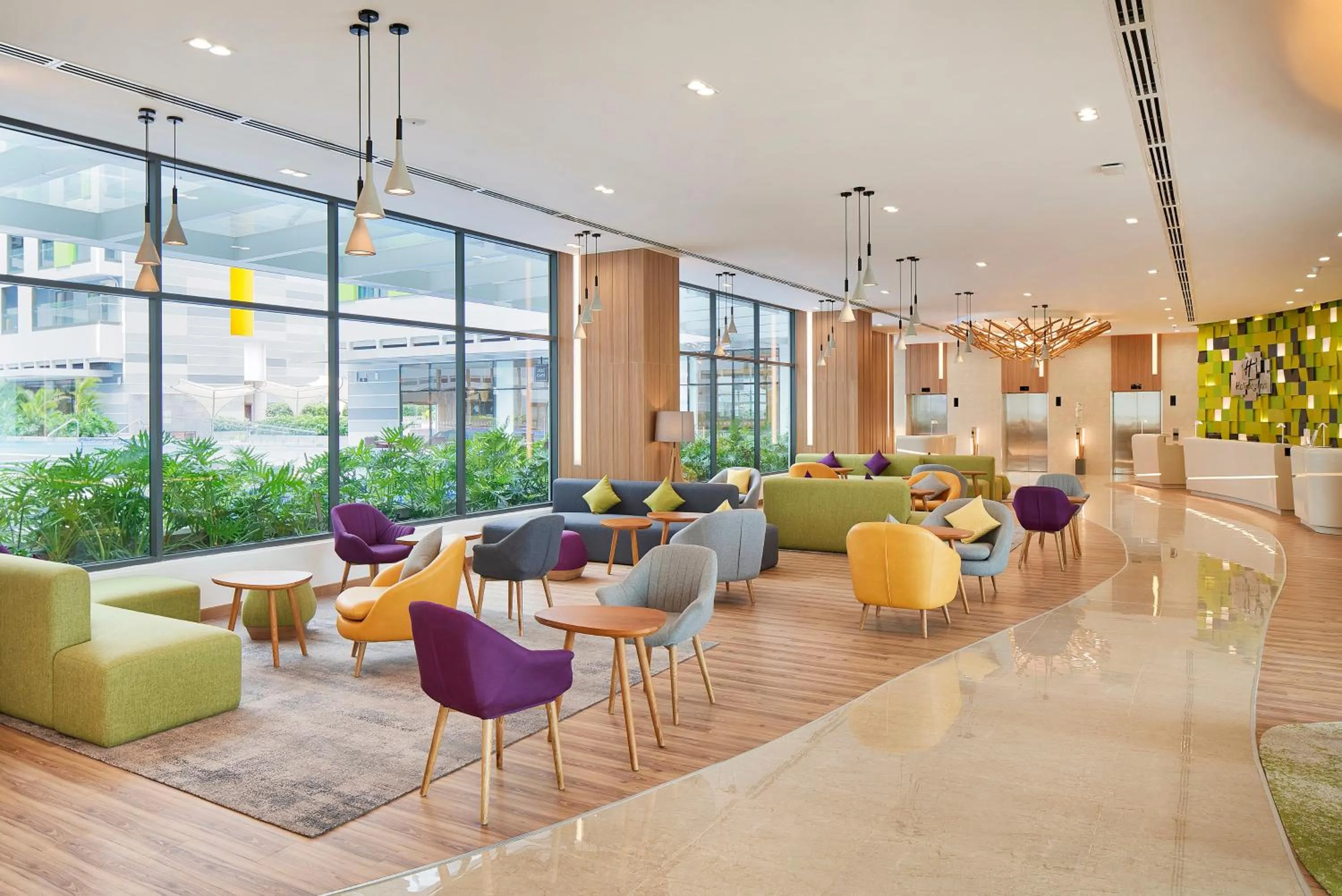 Lounge or bar in Holiday Inn & Suites Saigon Airport by IHG