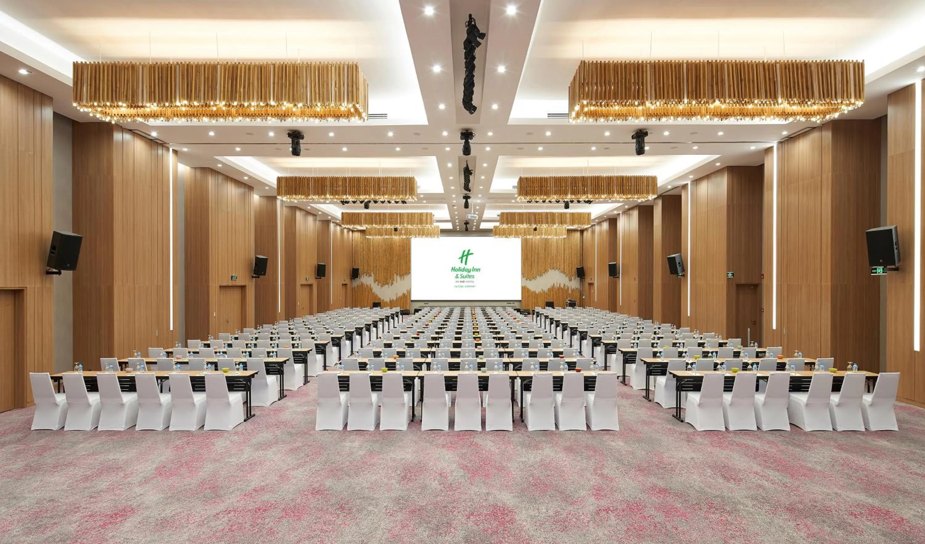 Business facilities in Holiday Inn & Suites Saigon Airport by IHG