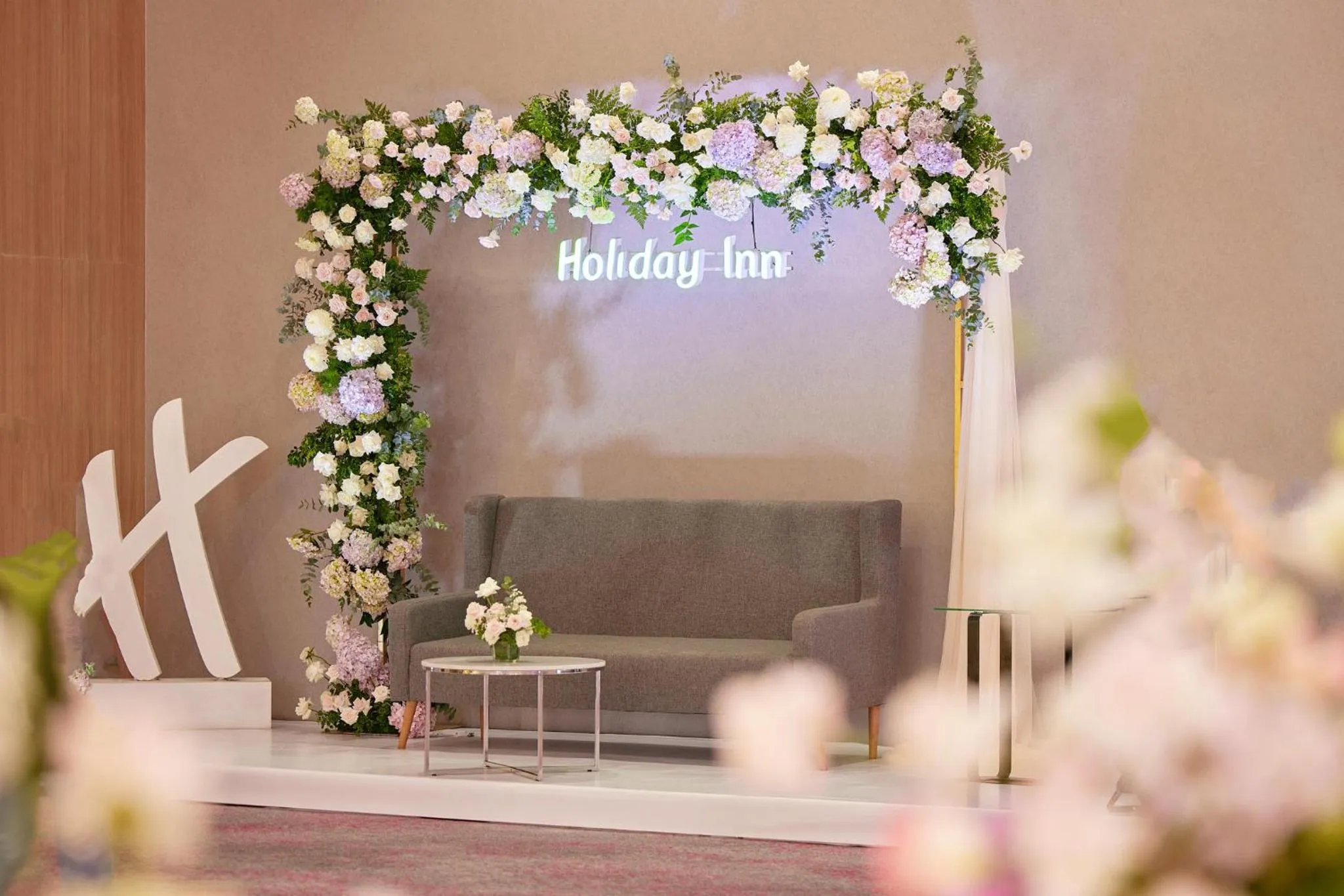 Meeting/conference room in Holiday Inn & Suites Saigon Airport by IHG