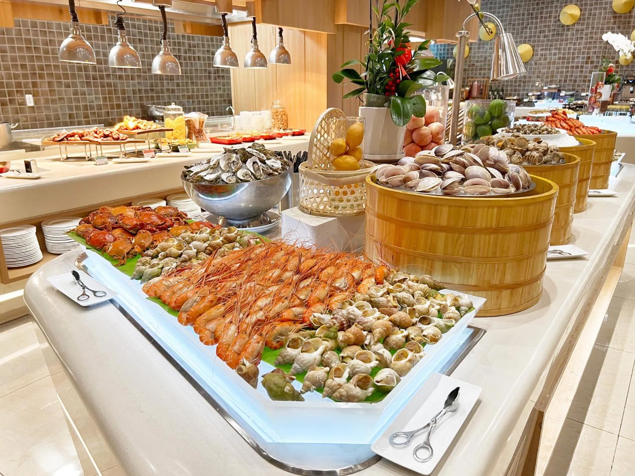 Restaurant/places to eat in Holiday Inn & Suites Saigon Airport by IHG