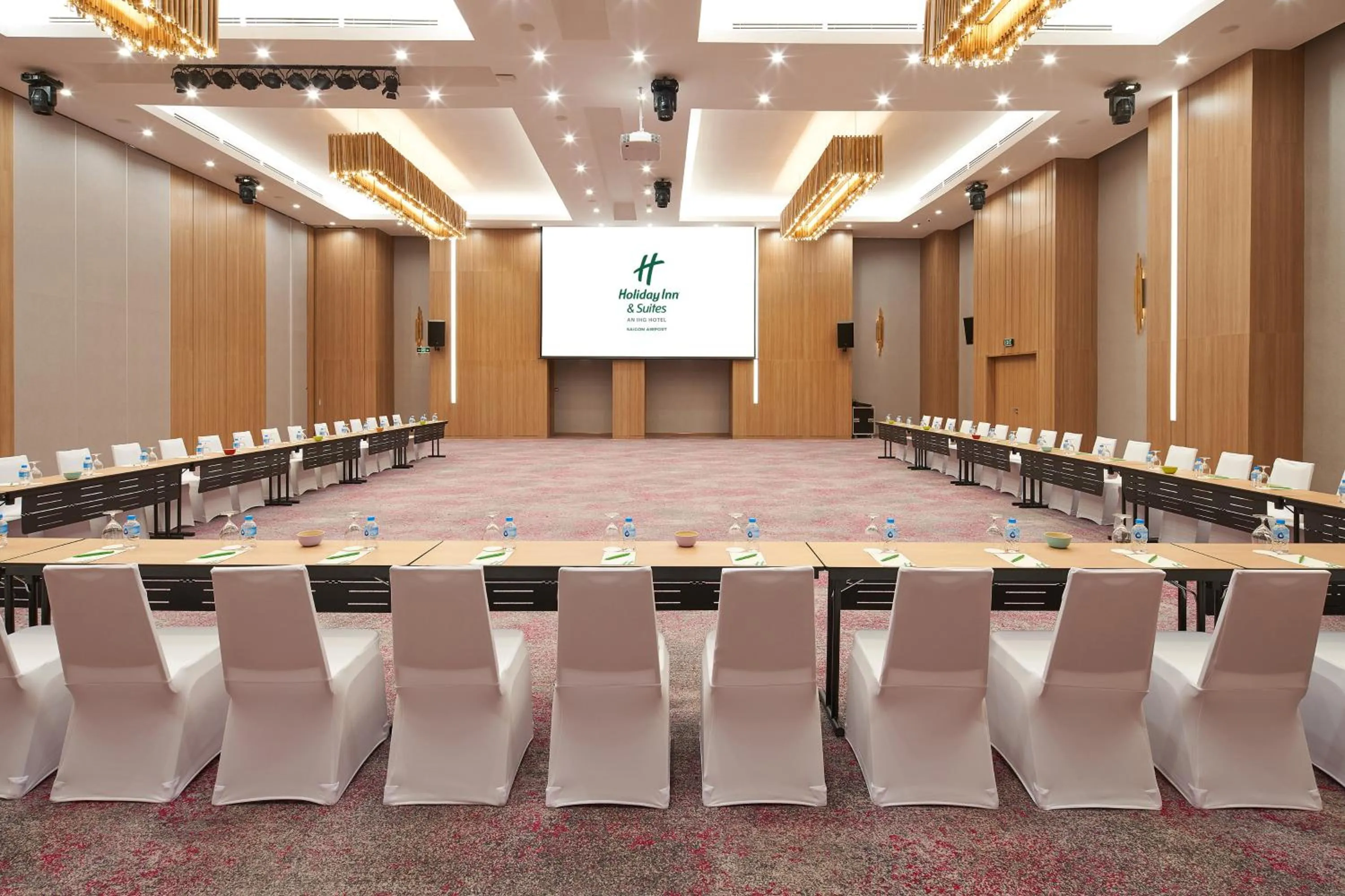 Banquet/Function facilities in Holiday Inn & Suites Saigon Airport by IHG