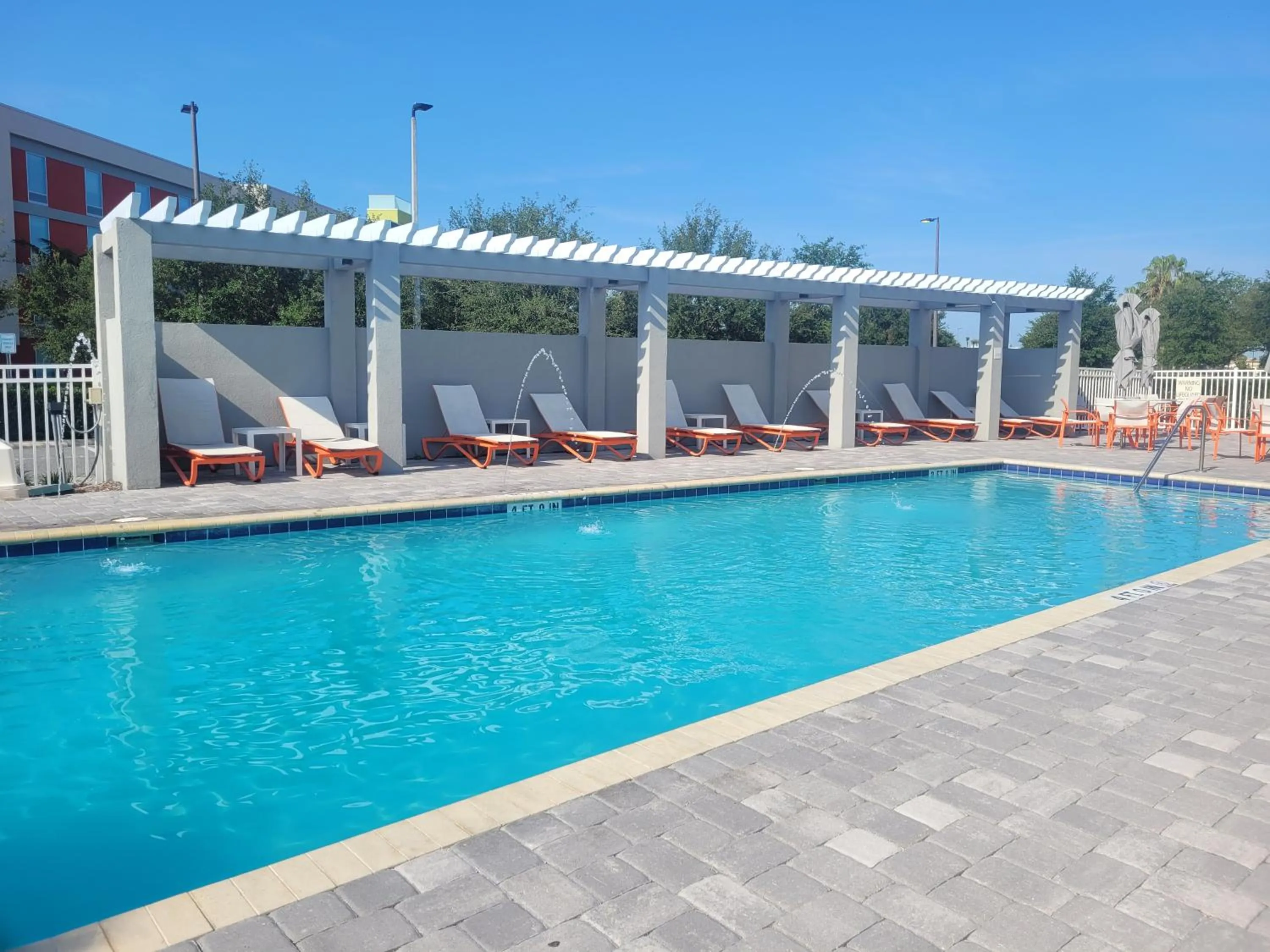 Day in Holiday Inn & Suites Orlando - I-Drive - Theme Parks by IHG