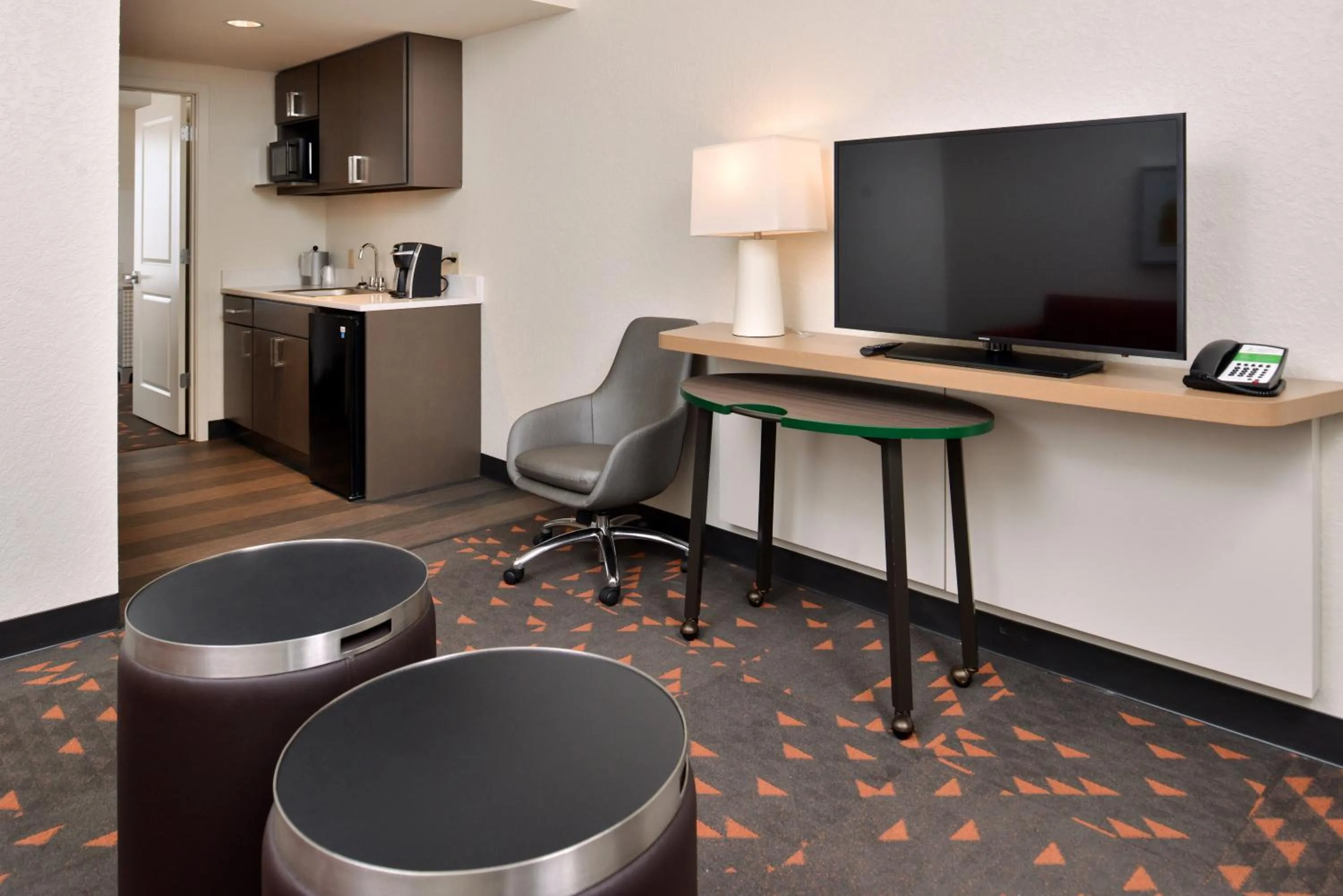 Photo of the whole room in Holiday Inn & Suites Orlando - I-Drive - Theme Parks by IHG