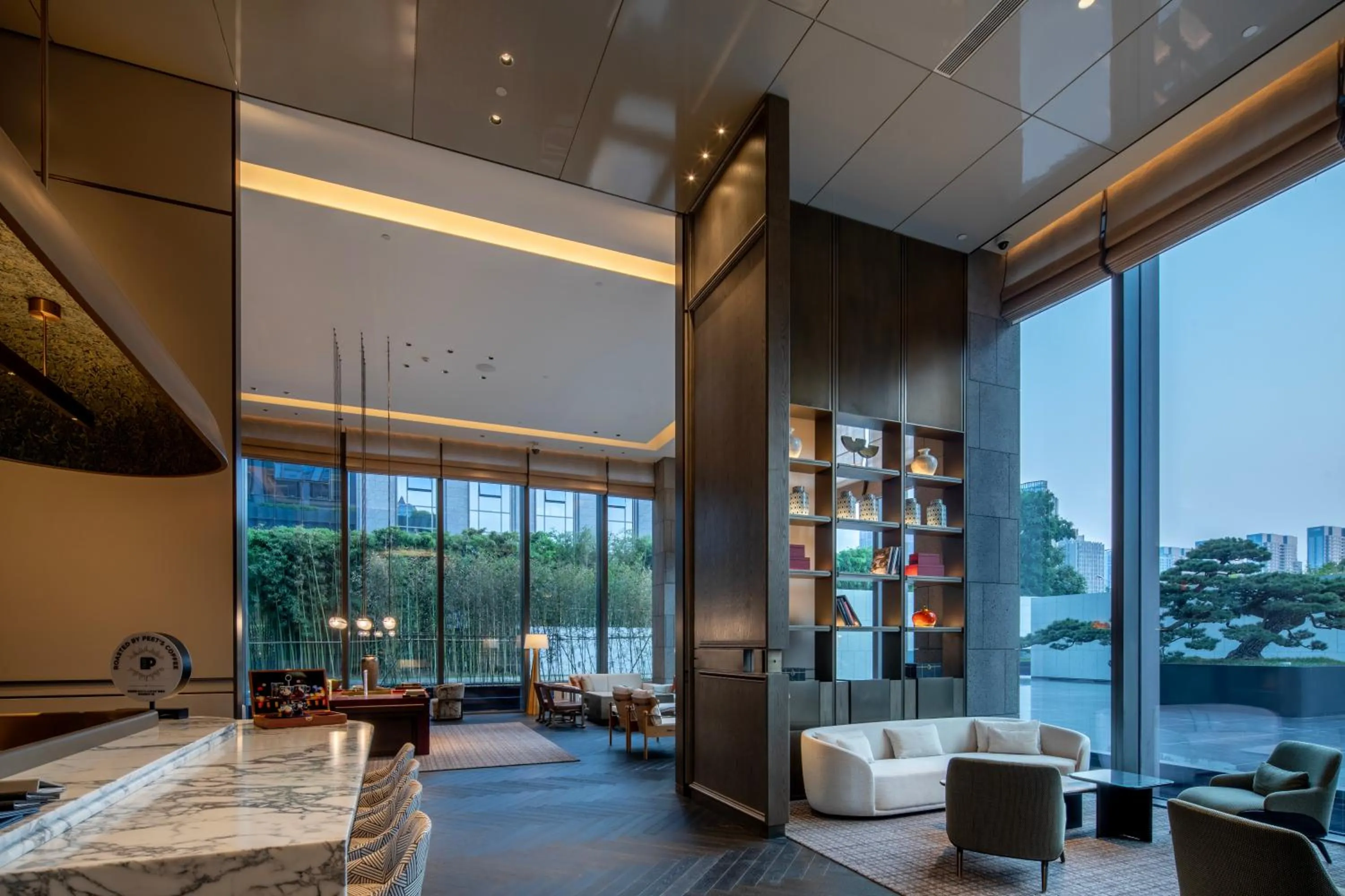 Seating area in InterContinental Xi'an Hi-Tech Zone