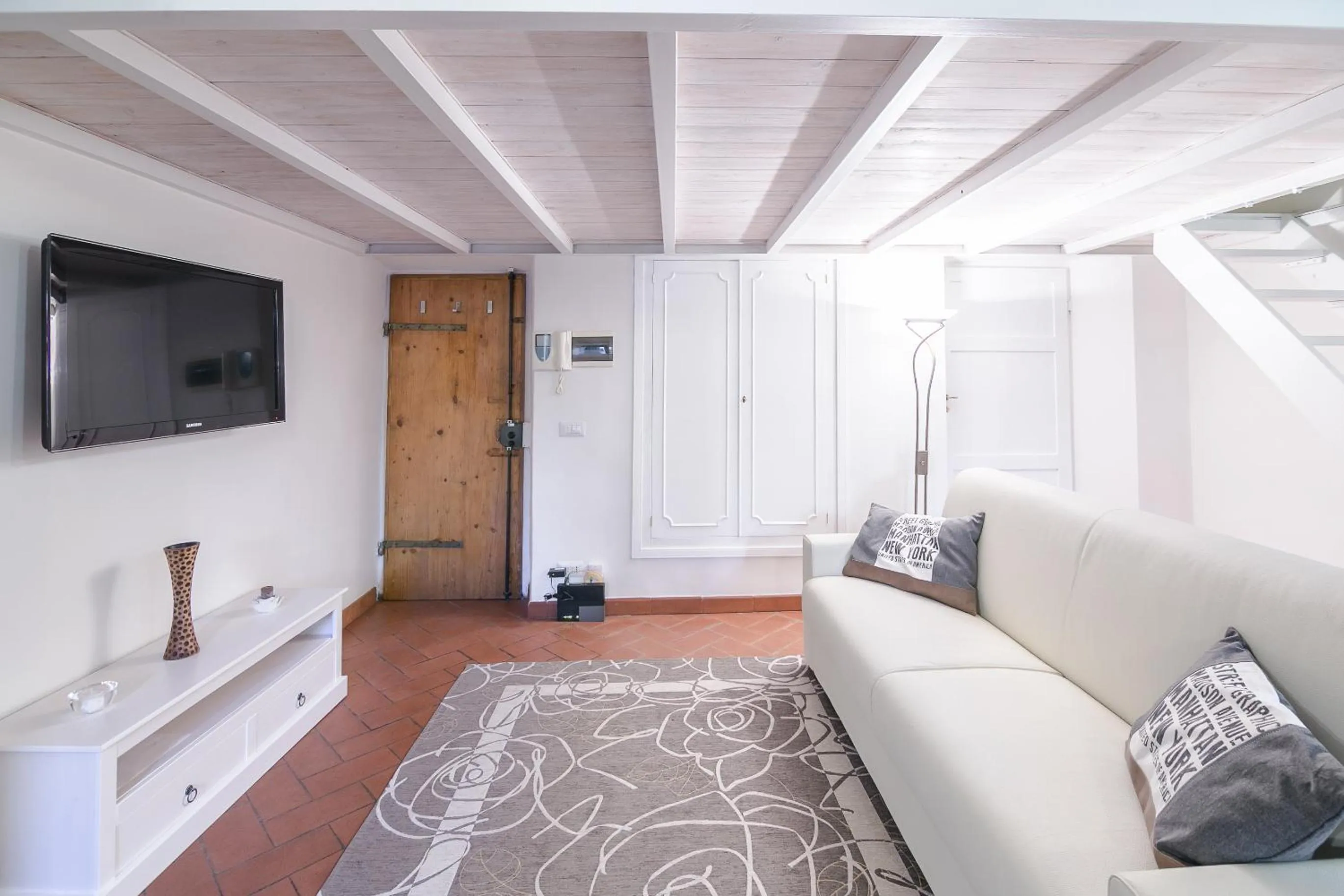 TV and multimedia in San Niccolò Loft by Mmega