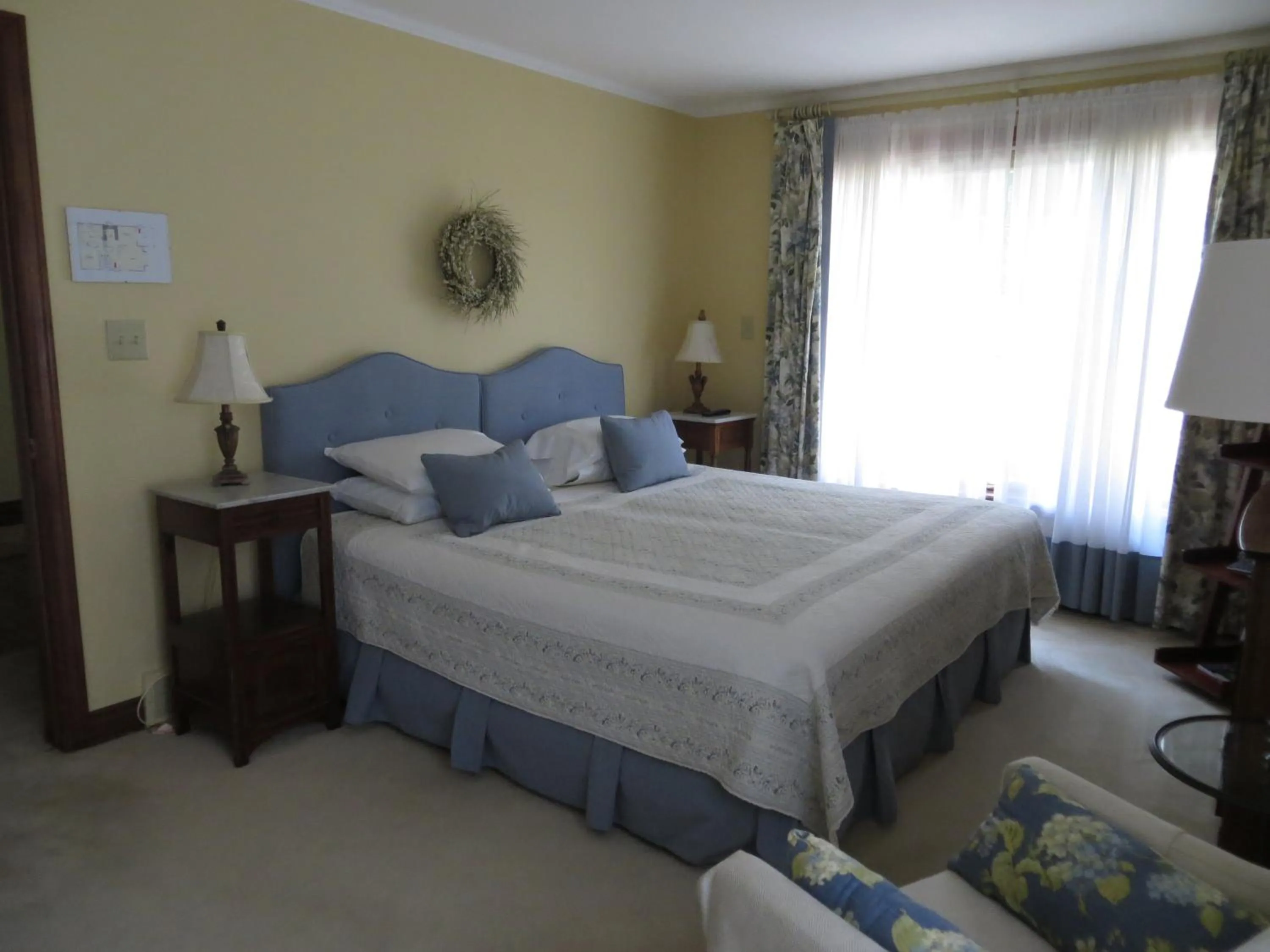 Photo of the whole room, Bed in Cedar Gables Bed & Breakfast