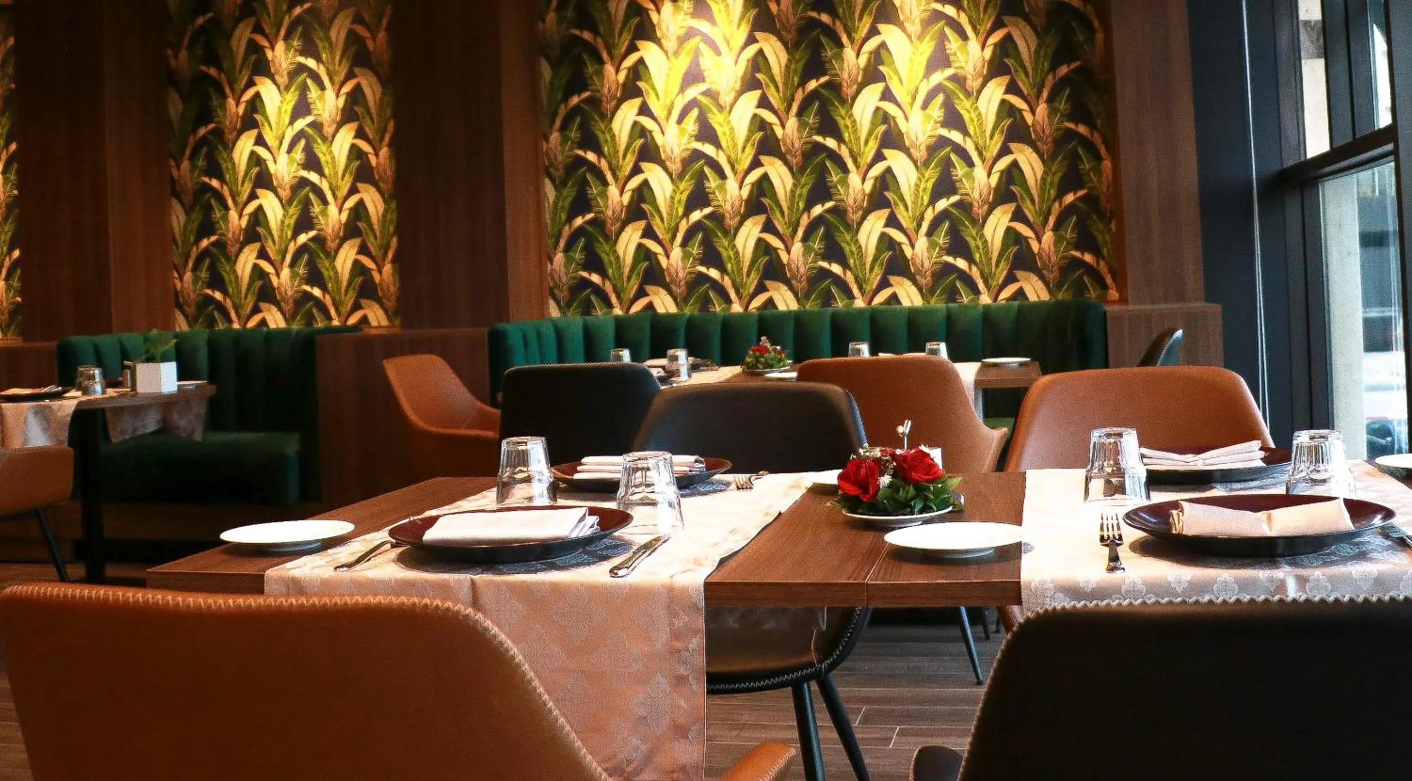 Restaurant/places to eat in ADAM Hotel Suites