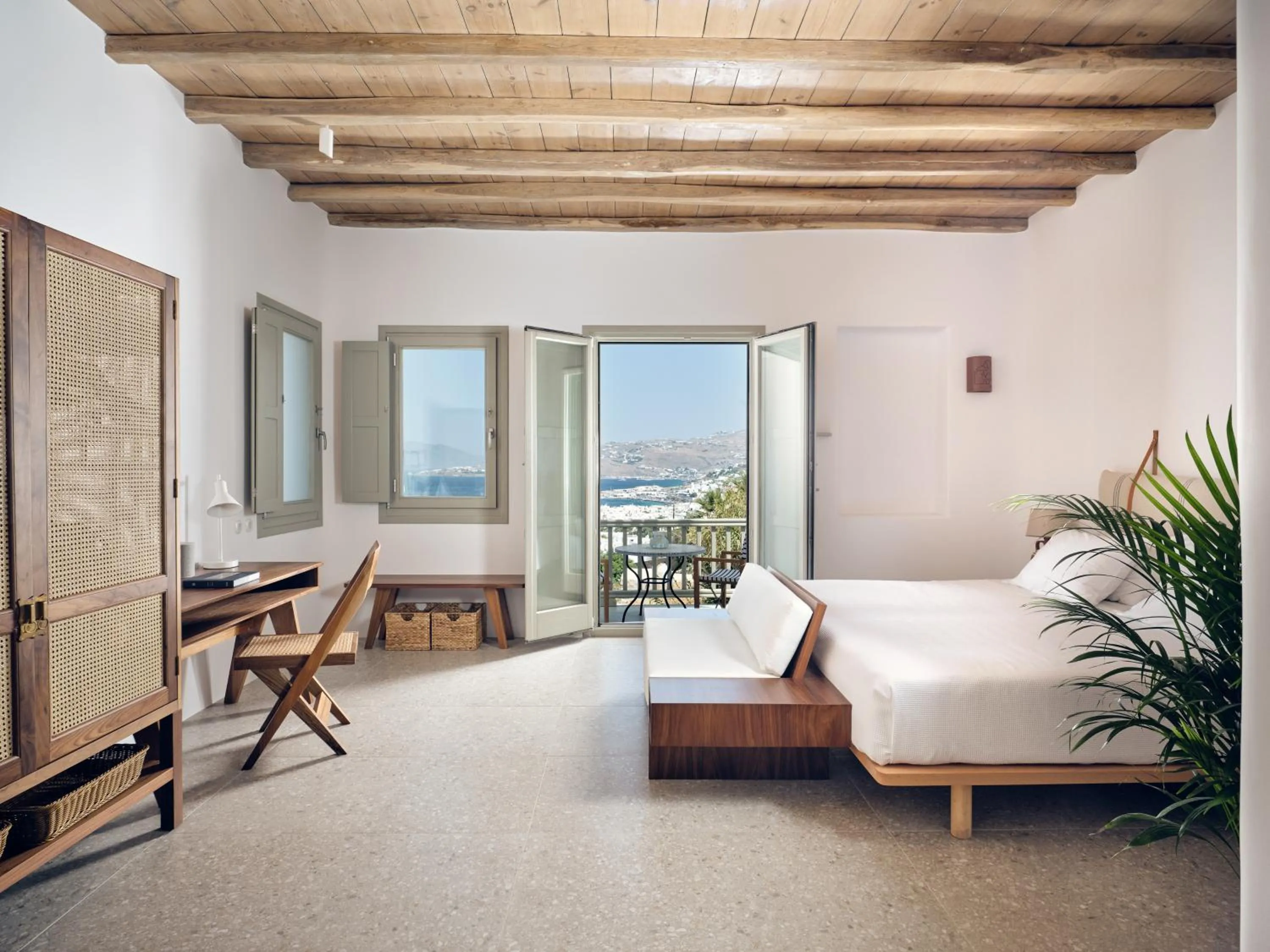 Balcony/Terrace, Bed in Belvedere Mykonos - Hilltop Rooms & Suites - The Leading Hotels of the World