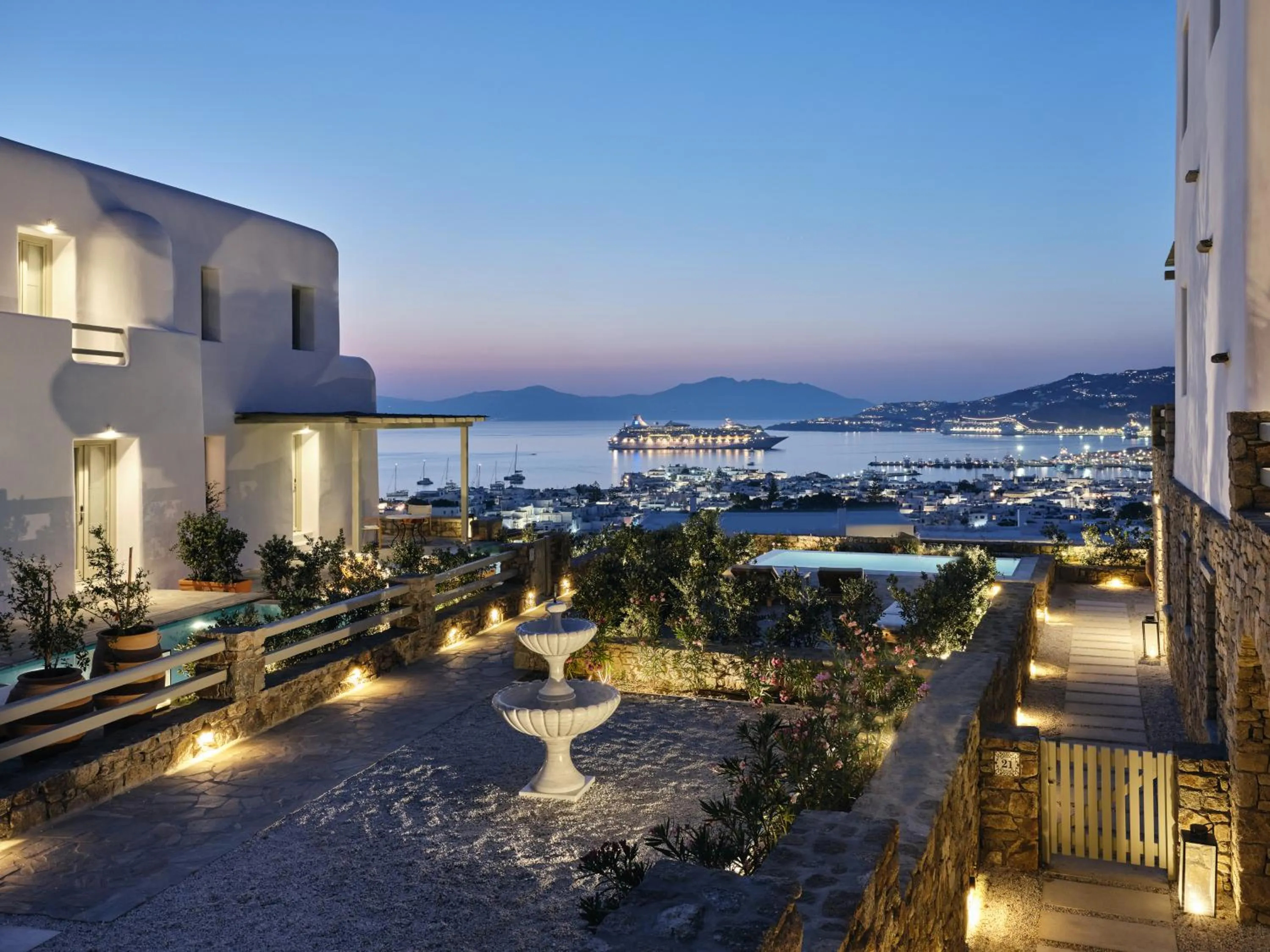 Property building in Belvedere Mykonos - Hilltop Rooms & Suites - The Leading Hotels of the World