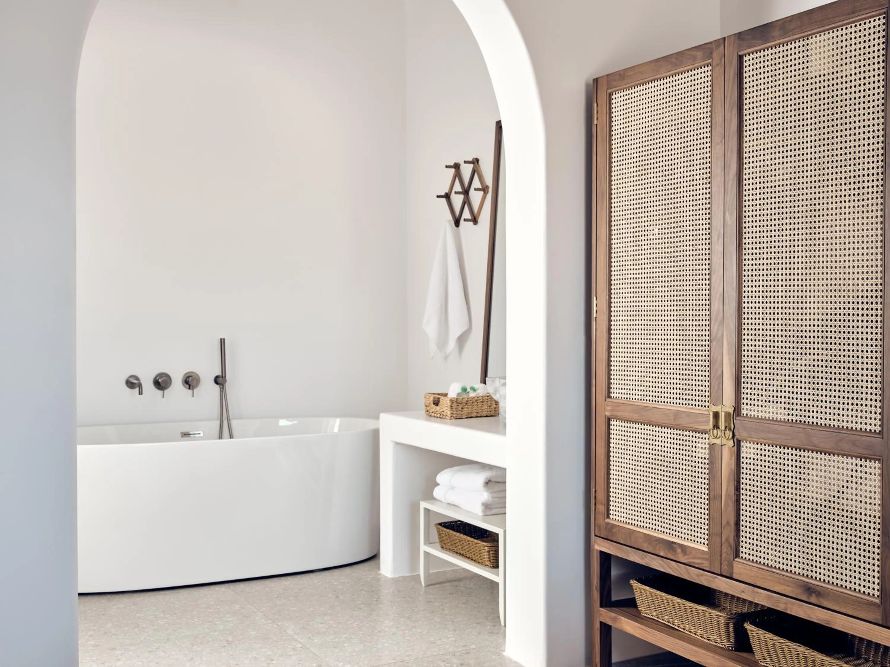 Bathroom in Belvedere Mykonos - Hilltop Rooms & Suites - The Leading Hotels of the World