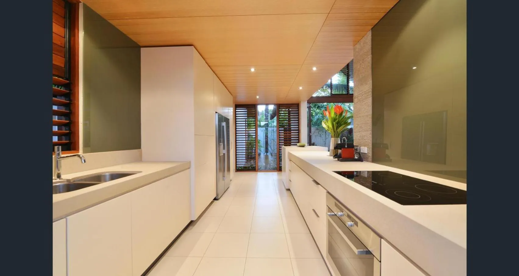 Kitchen or kitchenette in Niramaya Villas and Spa