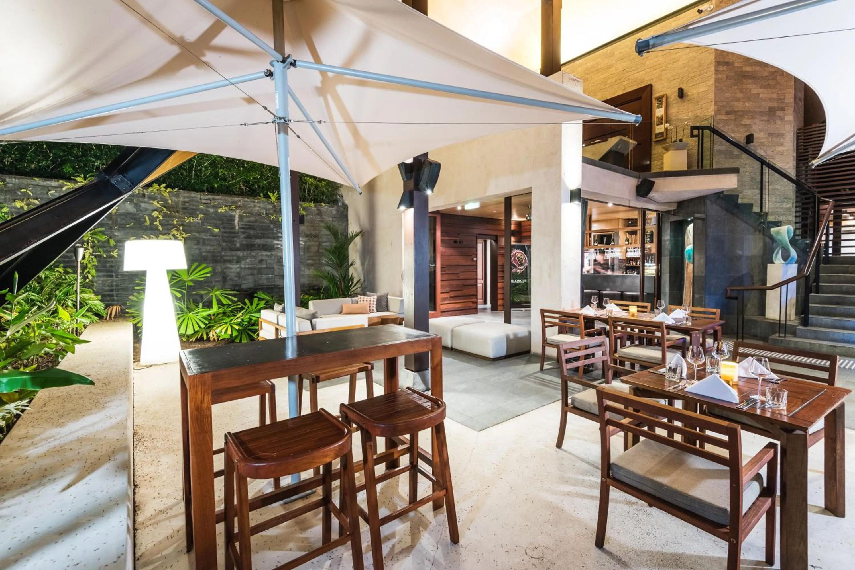 Restaurant/places to eat in Niramaya Villas and Spa