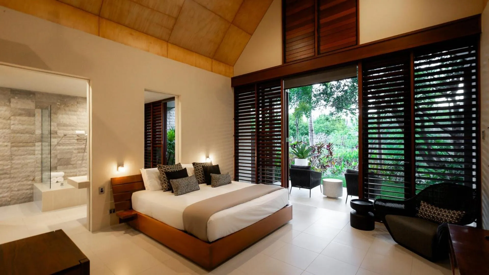 Bedroom, Bed in Niramaya Villas and Spa