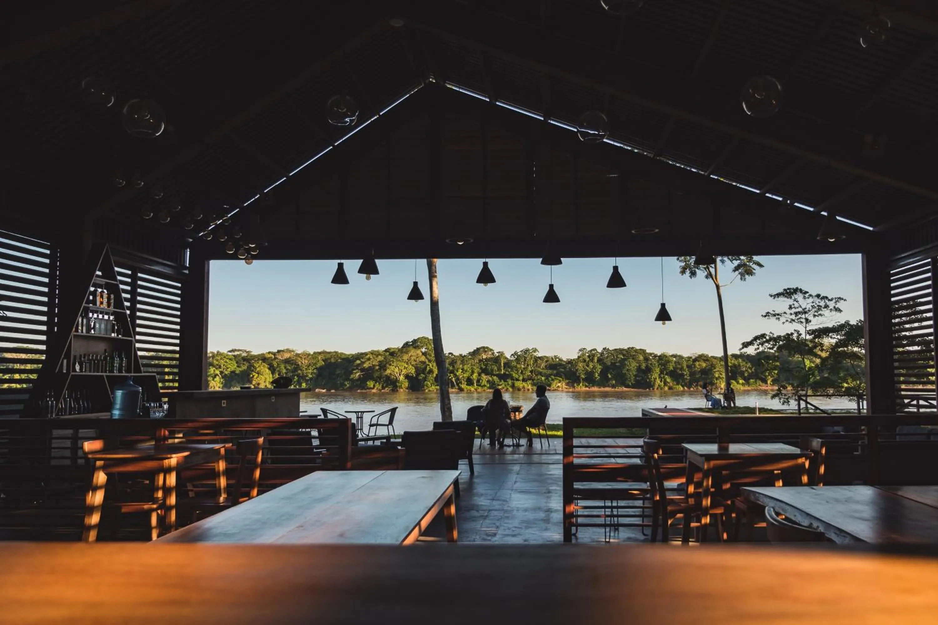 Restaurant/places to eat in Enai