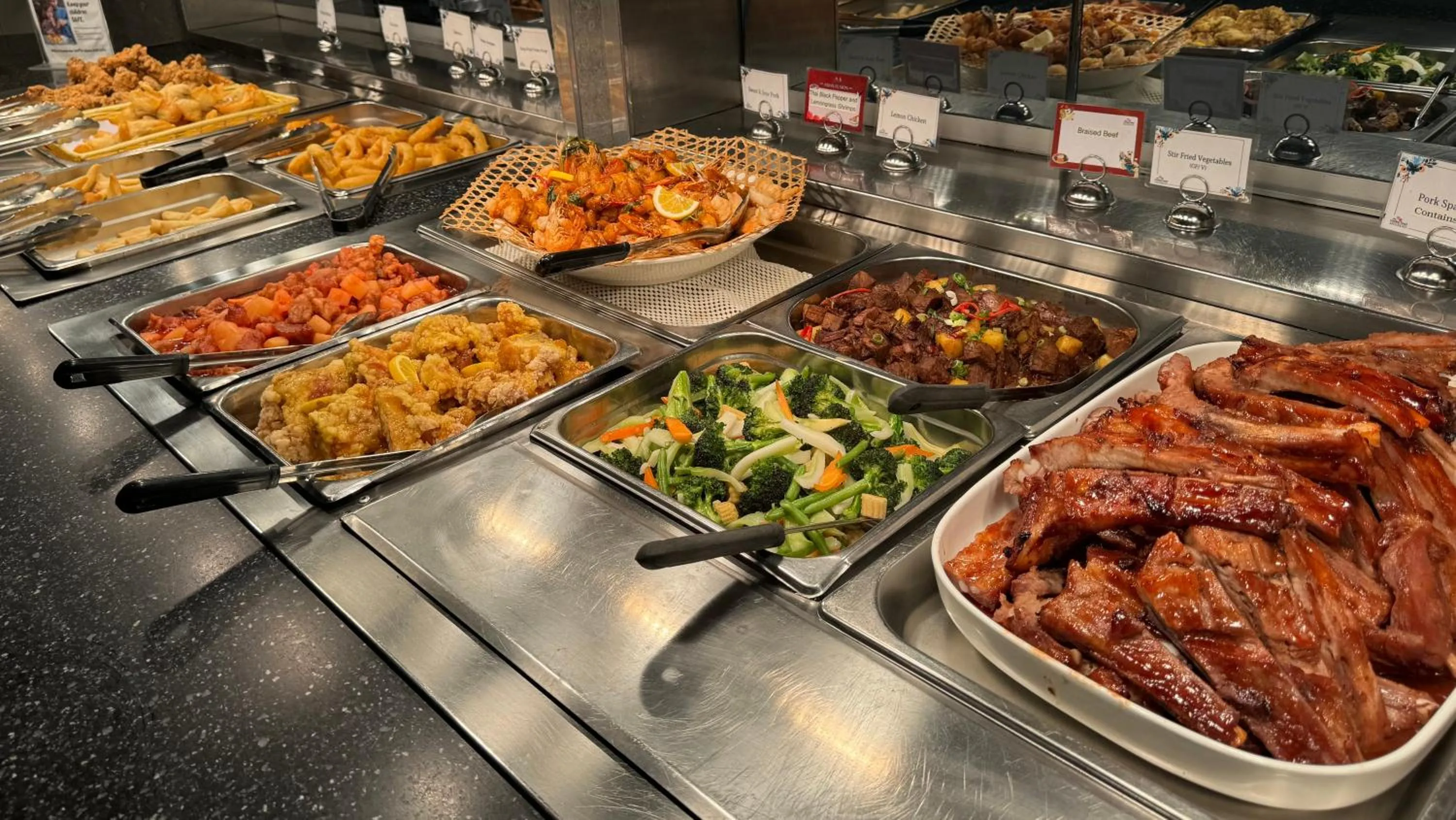 Restaurant/places to eat in The Garden Hotel