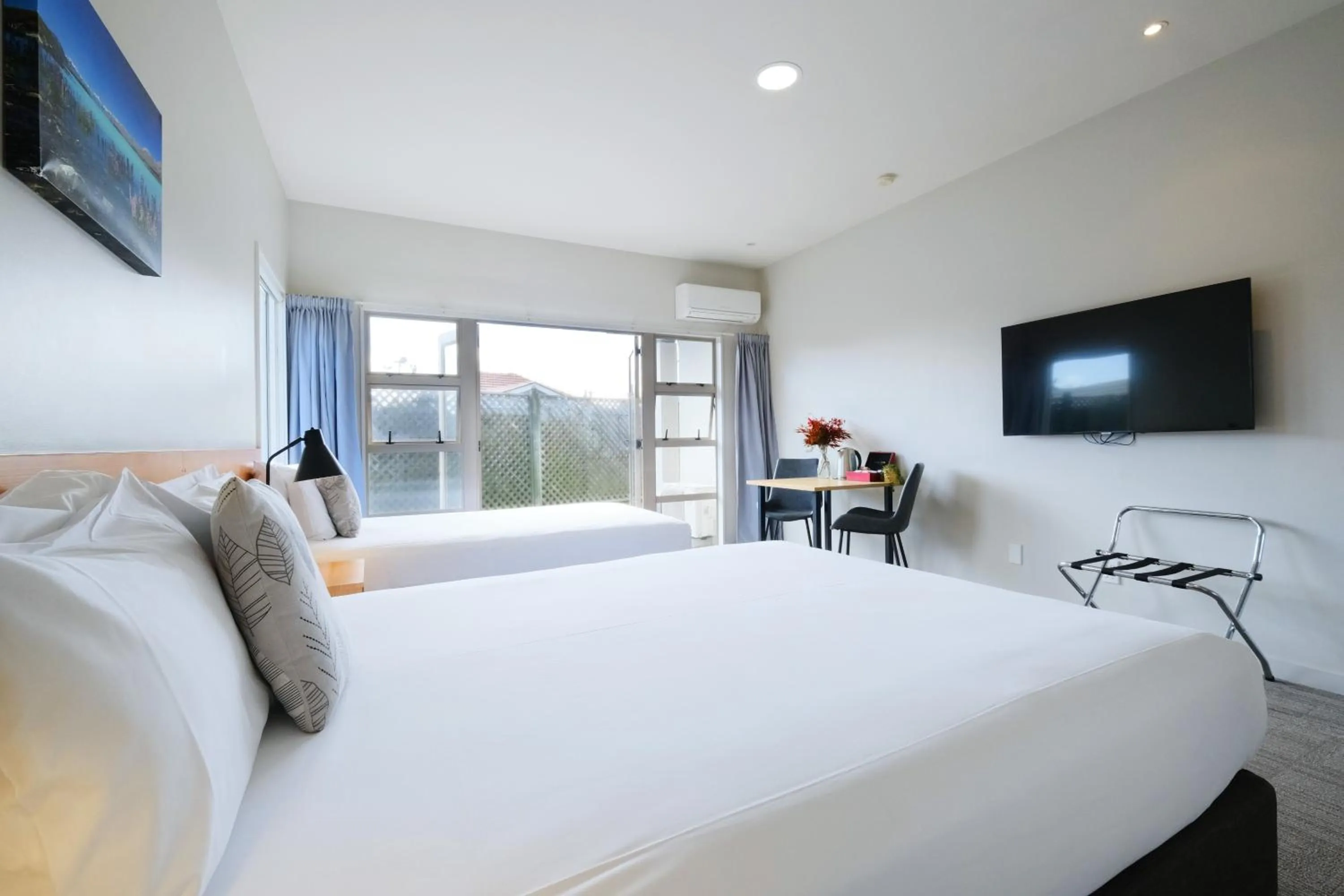 Bedroom, Bed in The Garden Hotel