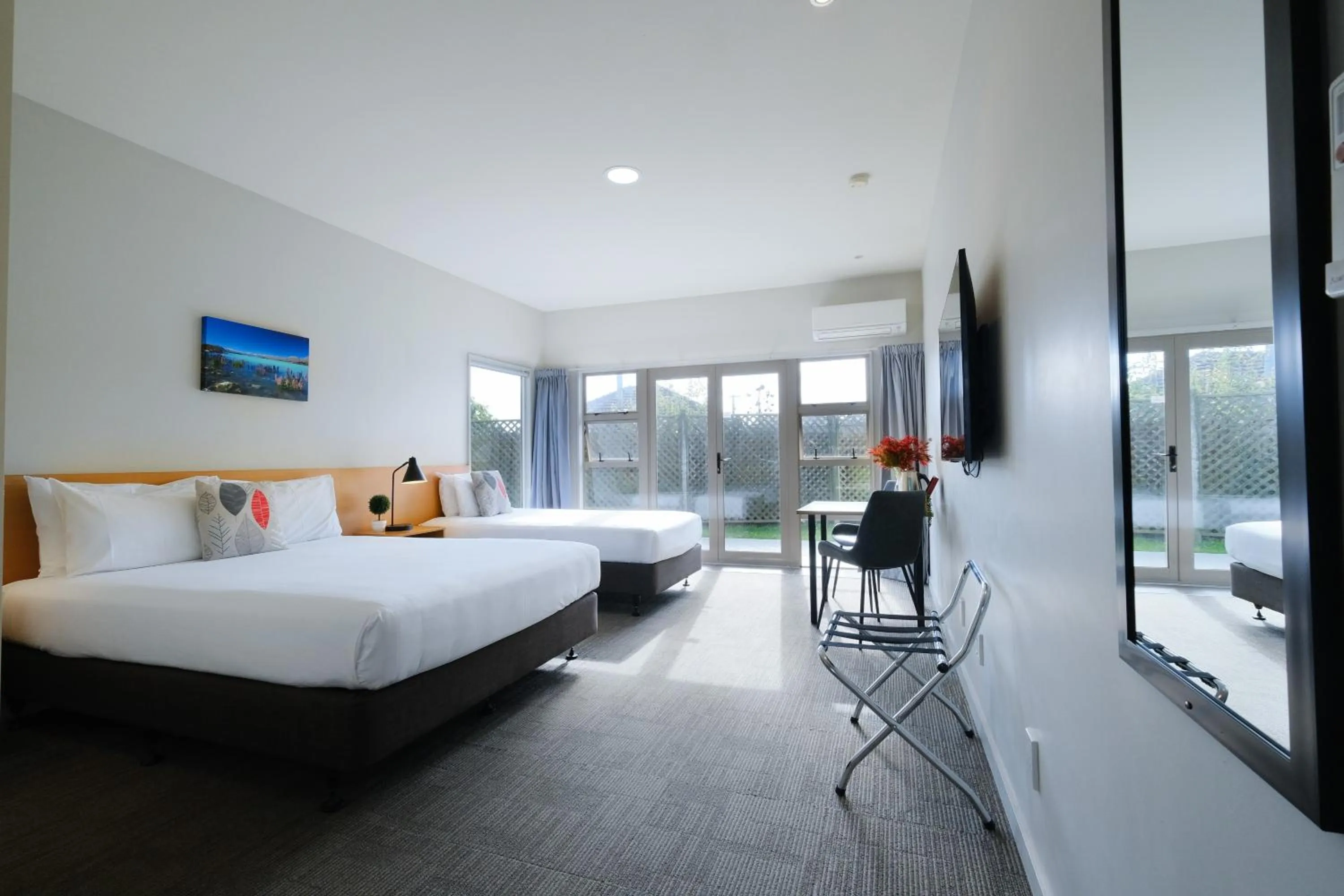 Bedroom, Bed in The Garden Hotel