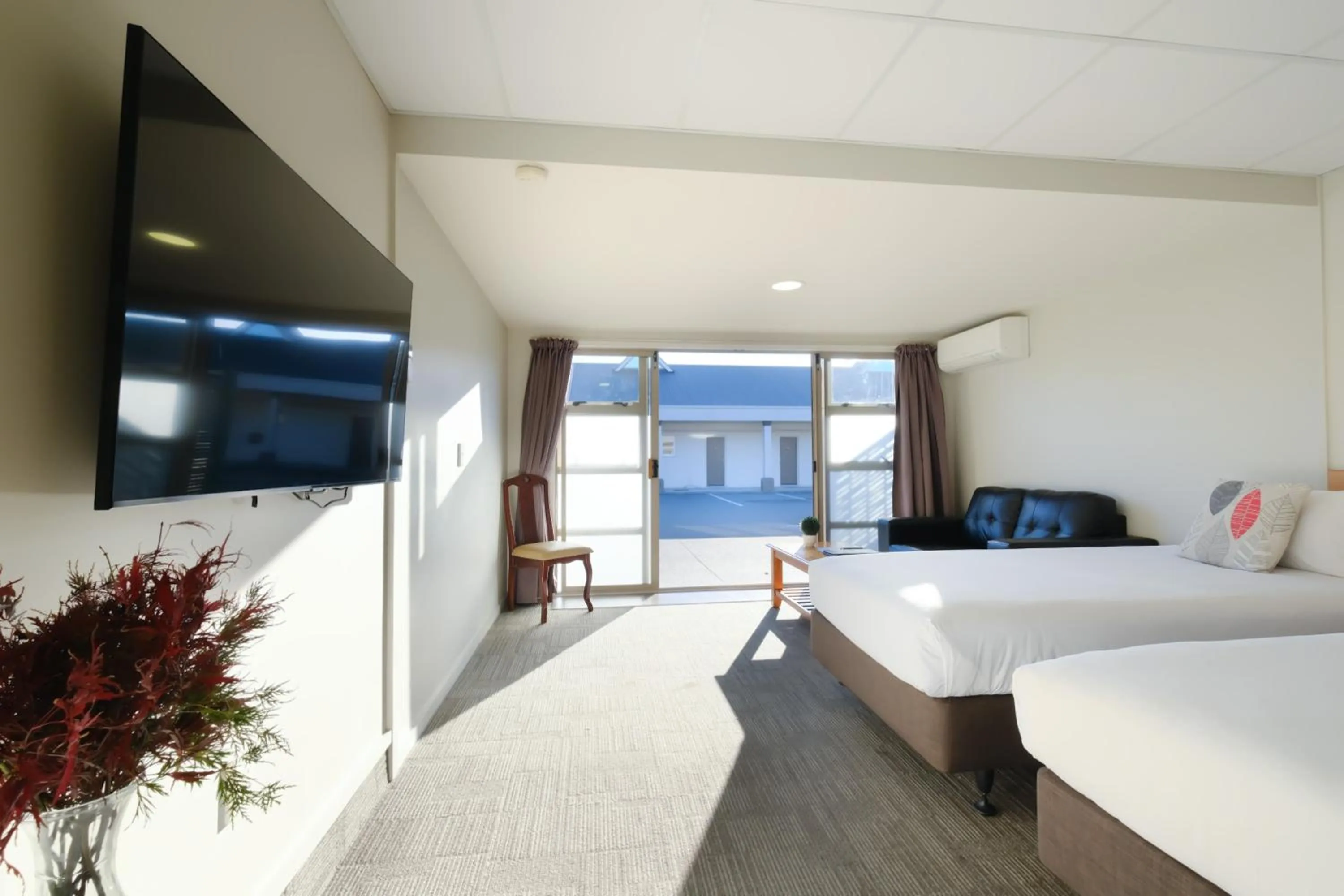 Bedroom, Bed in The Garden Hotel