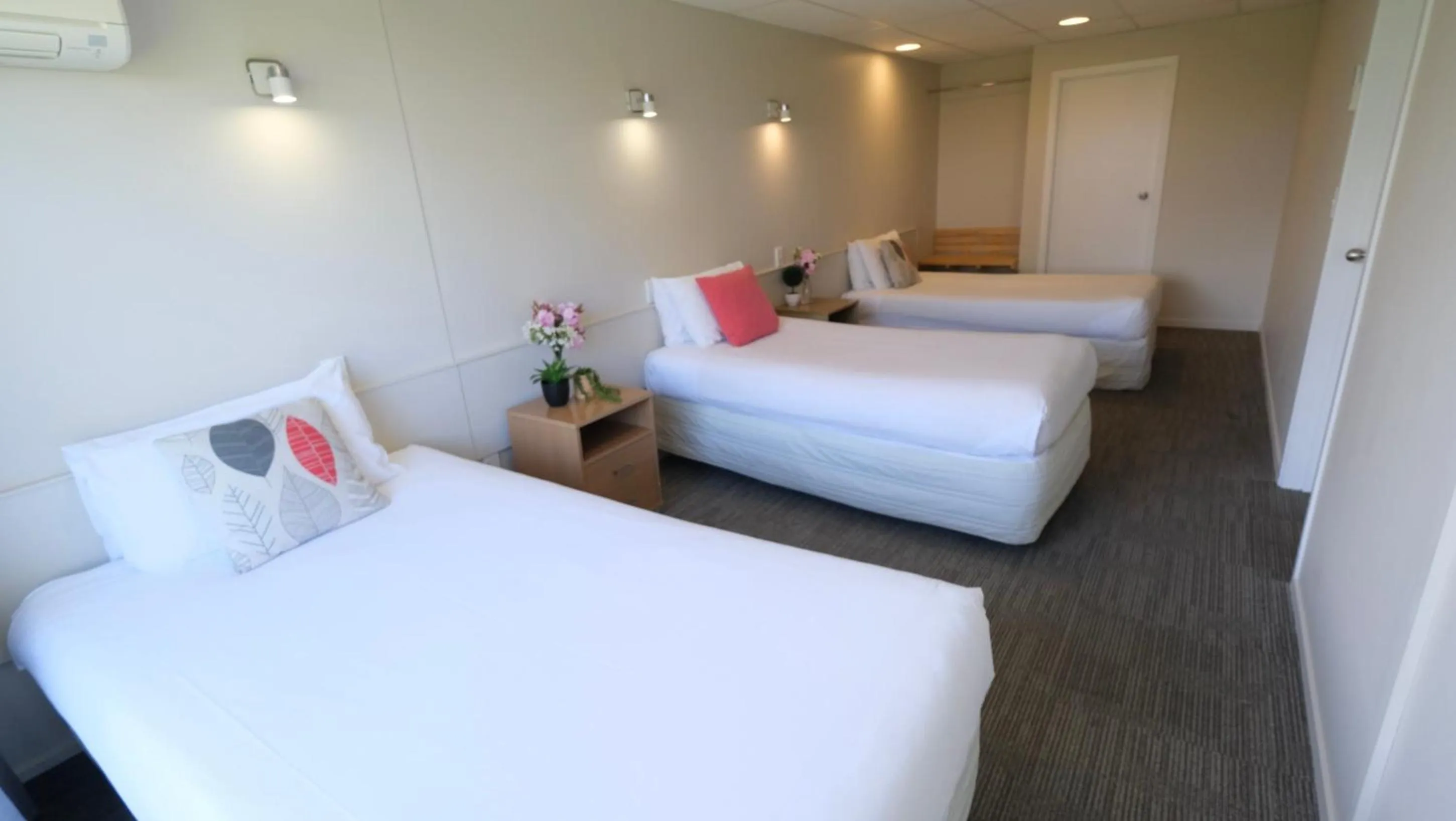 Bedroom, Bed in The Garden Hotel