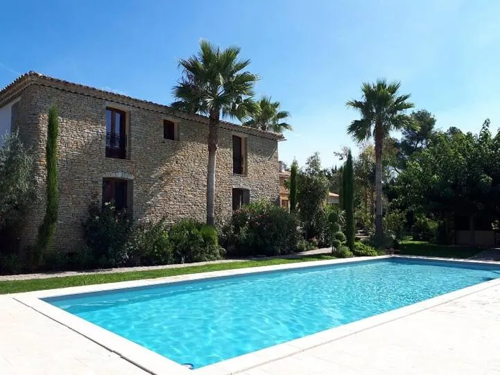 Swimming pool in La Bastide de l'Oliveraie