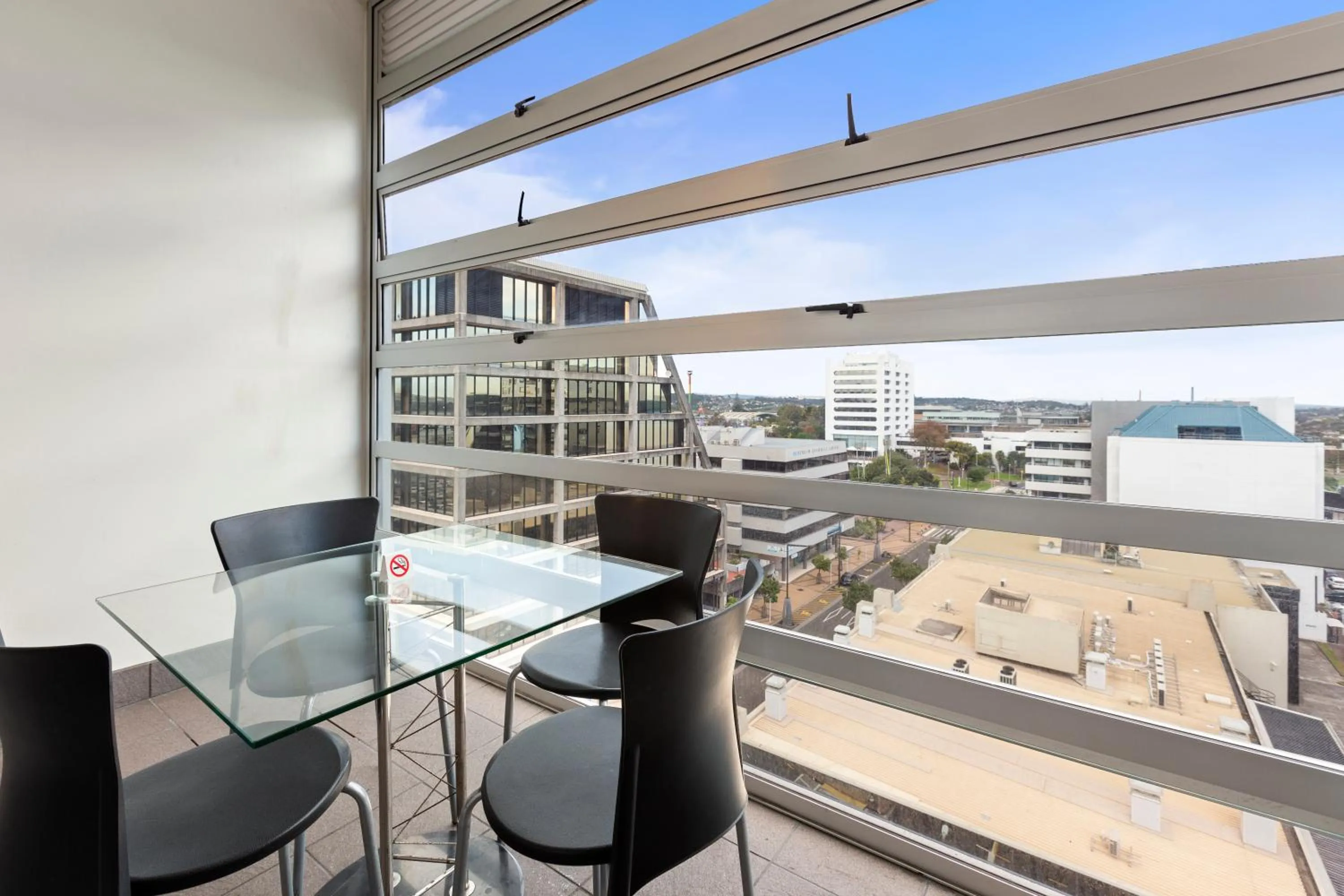 Balcony/Terrace in Proximity Apartments Manukau / Auckland Airport