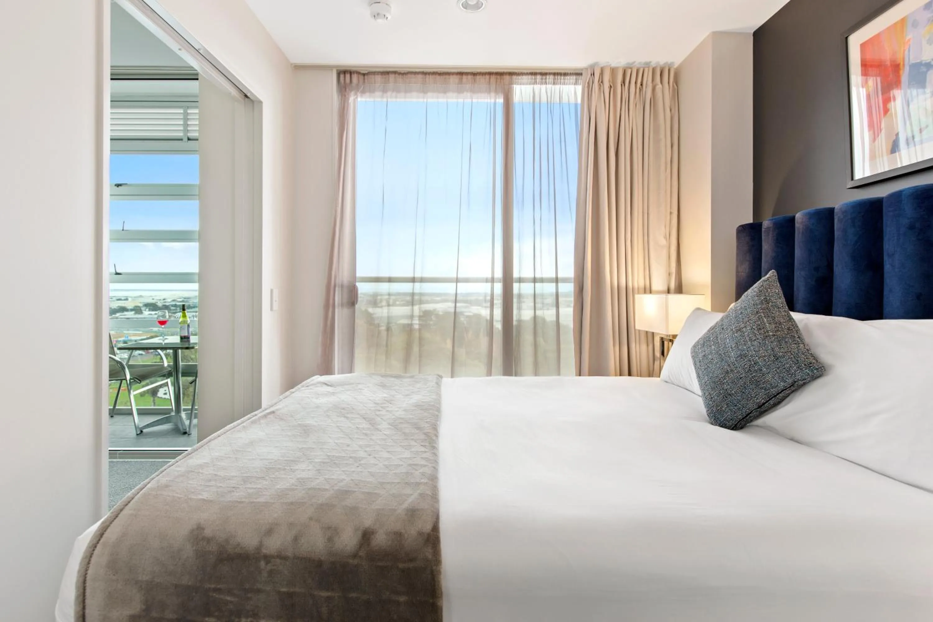 Bedroom, Bed in Proximity Apartments Manukau / Auckland Airport