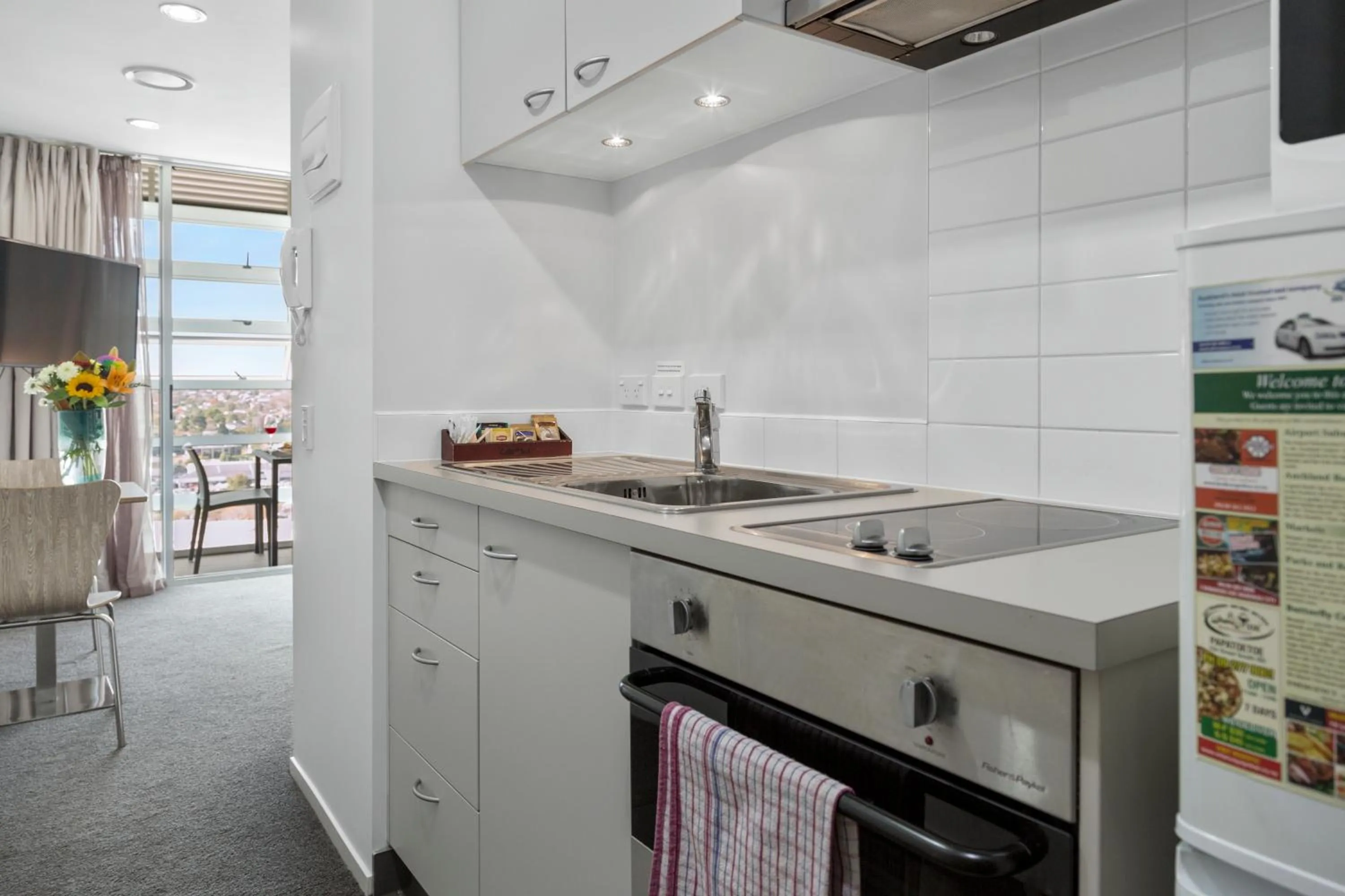 Kitchen or kitchenette in Proximity Apartments Manukau / Auckland Airport