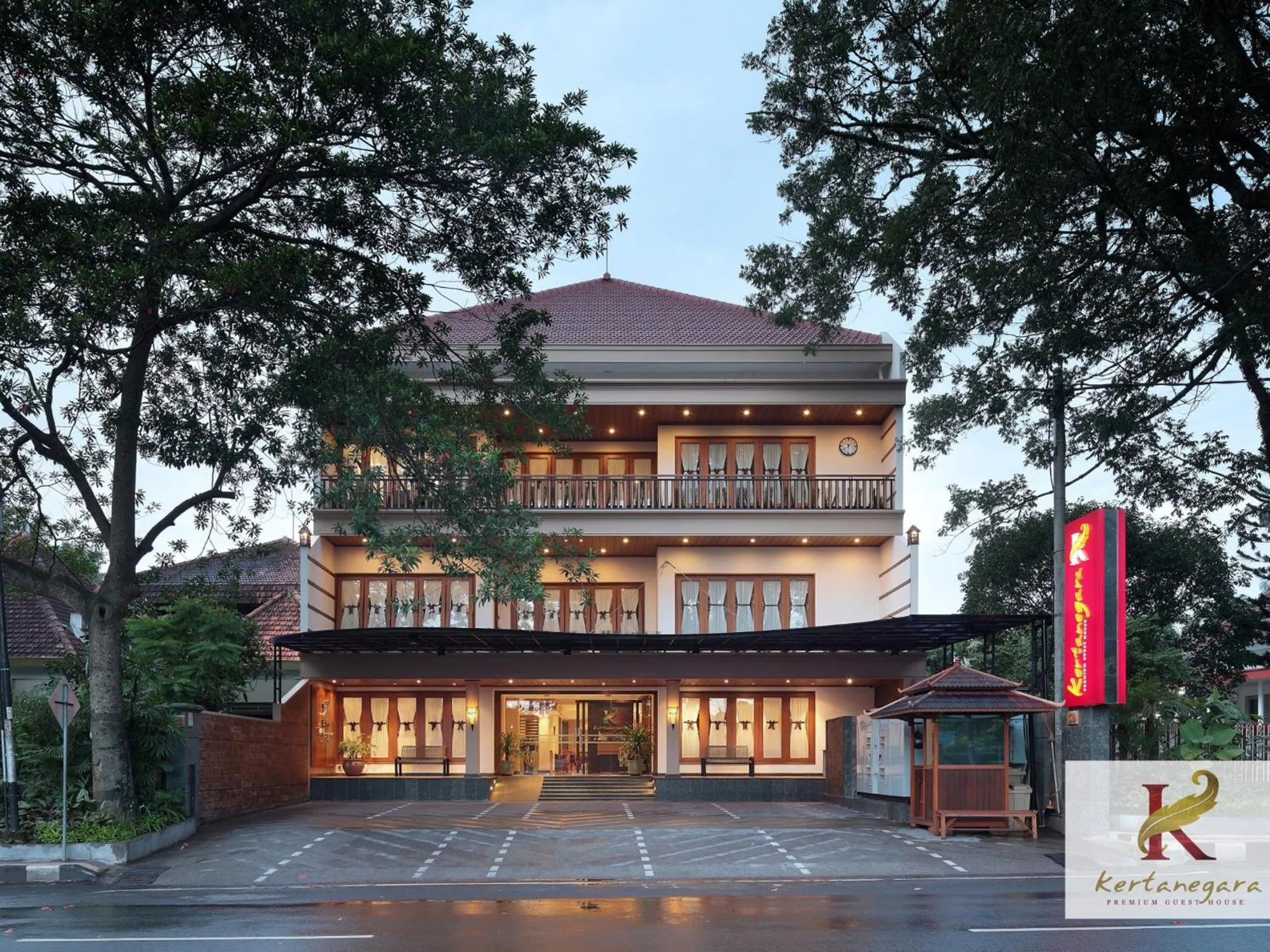 Property building in Kertanegara Premium Guest House