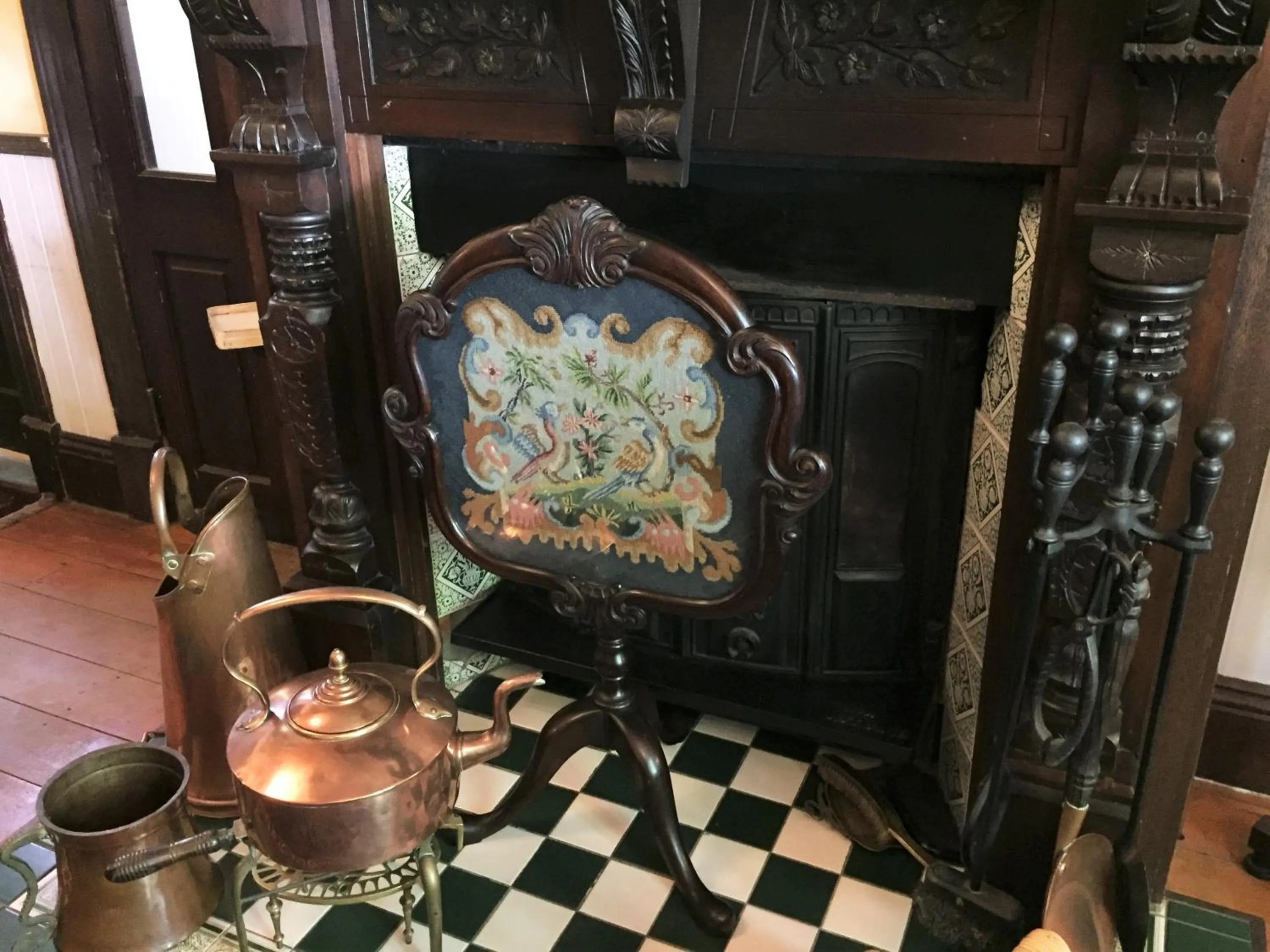 Communal lounge/ TV room in Kurrara Historic Guest House