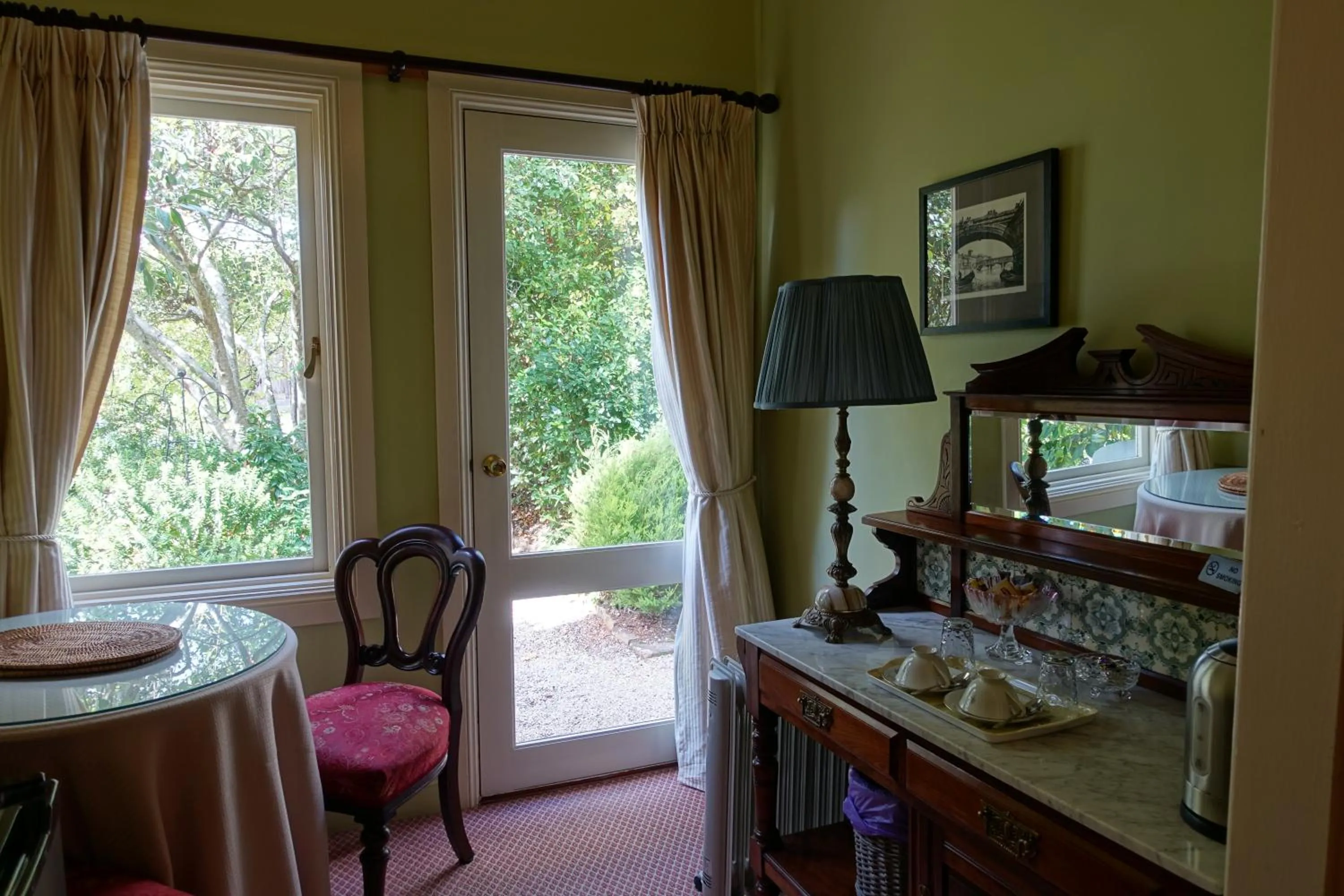 Dining area in Kurrara Historic Guest House