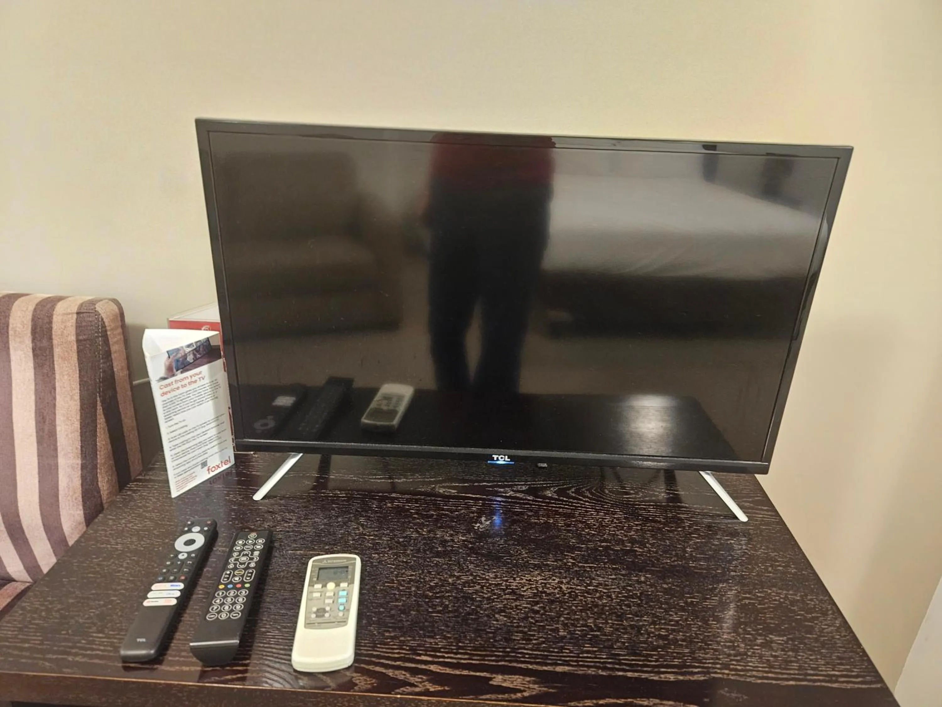 TV and multimedia in Gladstone City Central Apartment Hotel Official