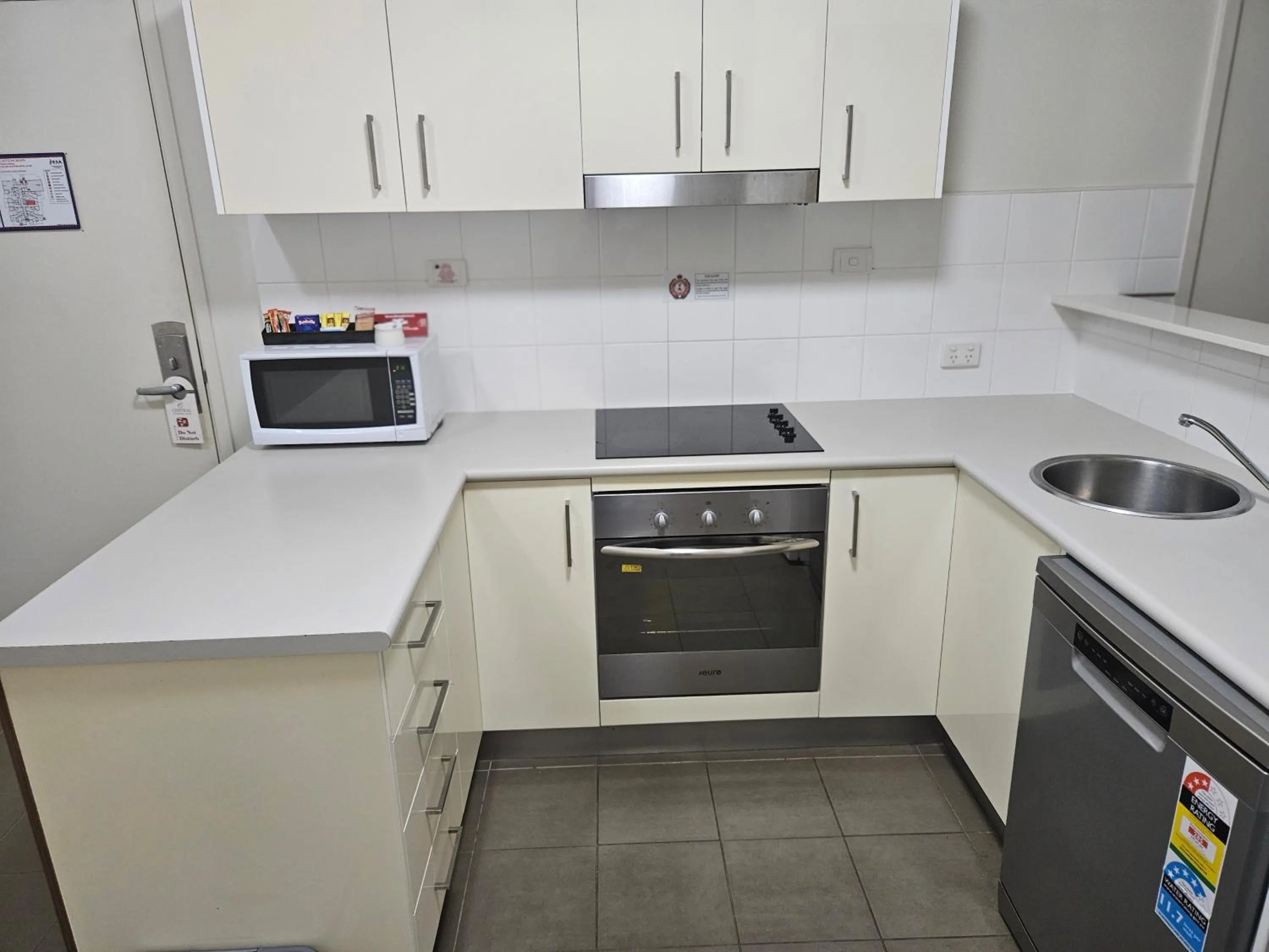 Coffee/tea facilities in Gladstone City Central Apartment Hotel Official