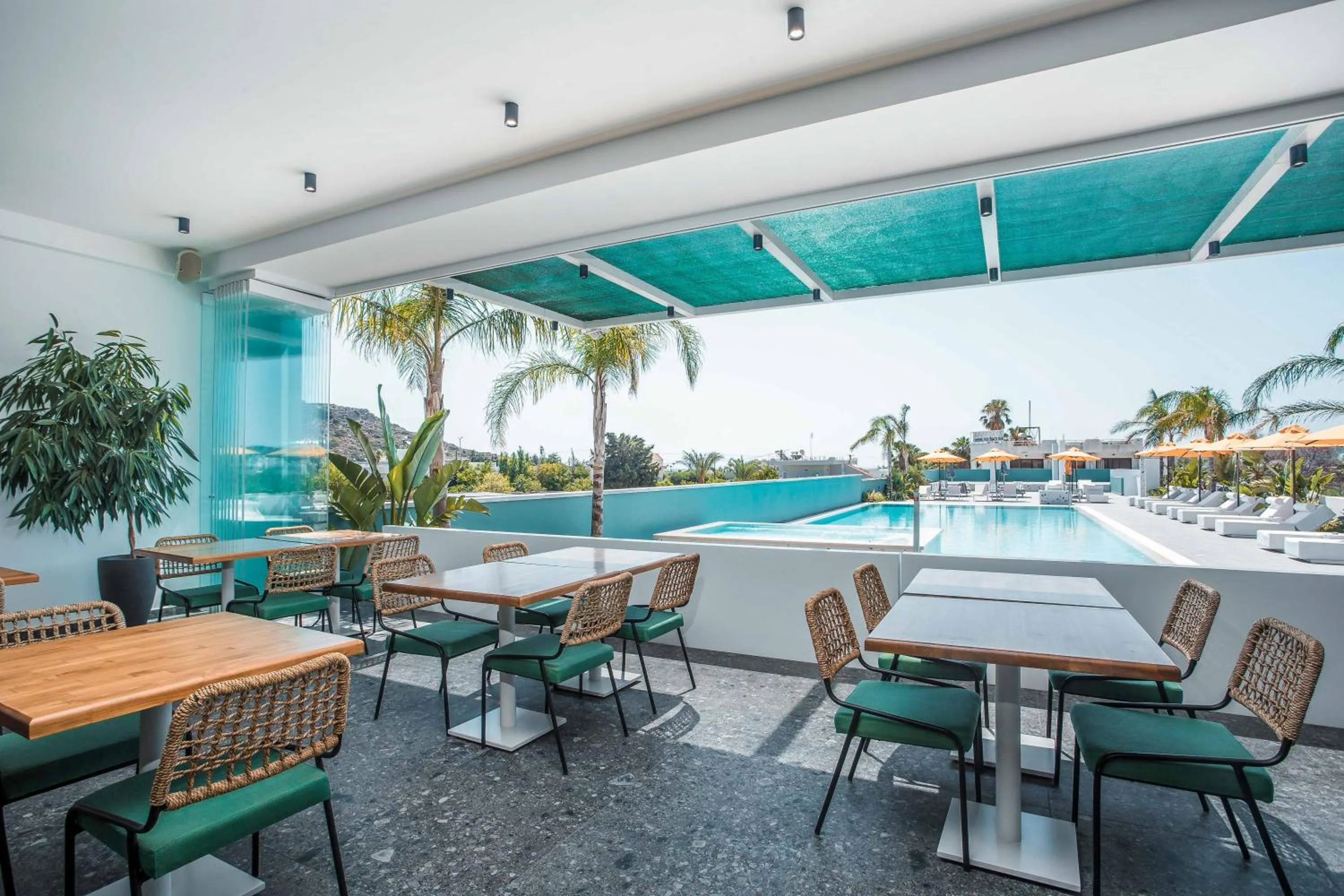 Restaurant/places to eat in Mazoren Art Hotel