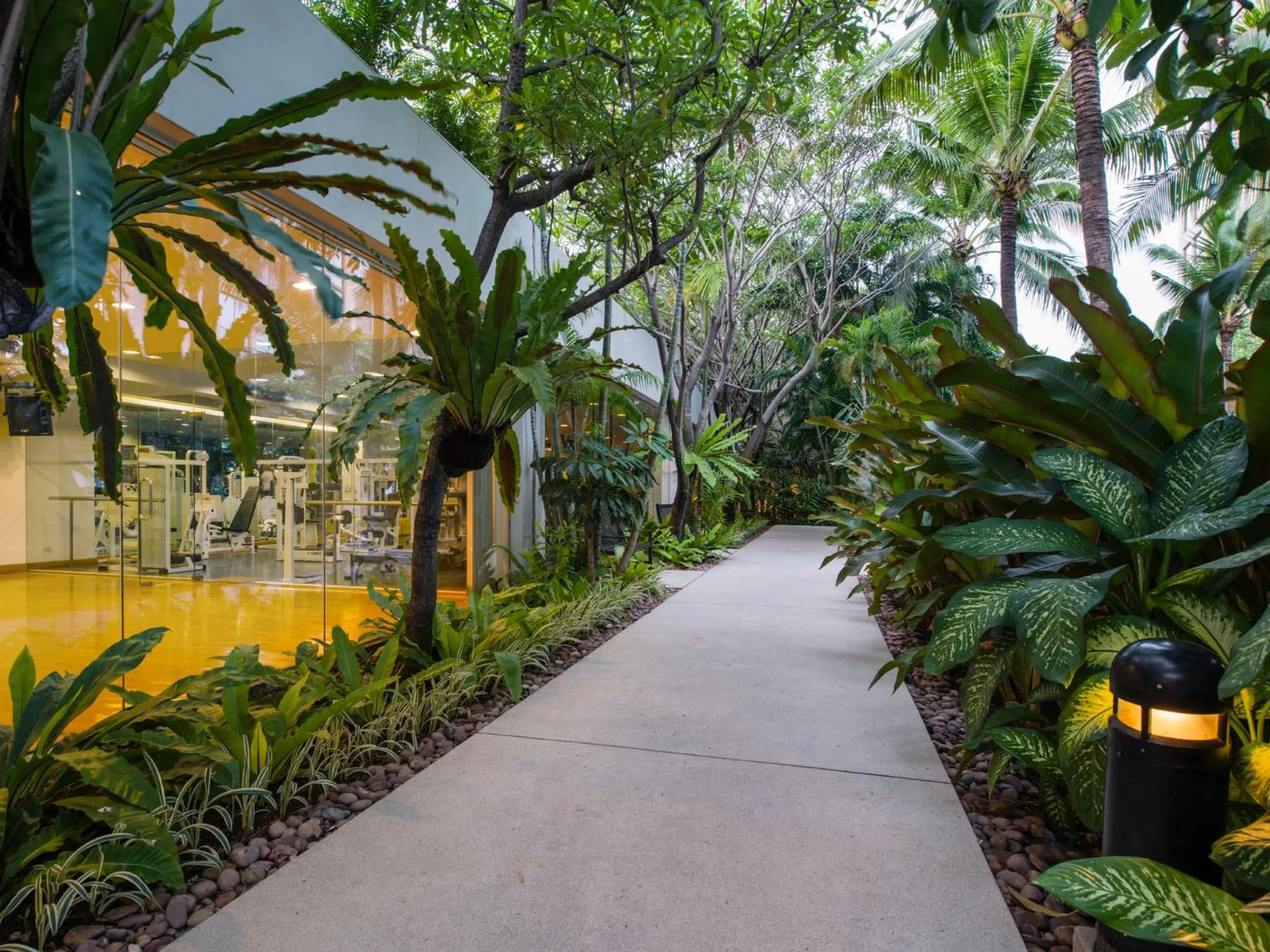 Facade/entrance in Emporium Suites by Chatrium