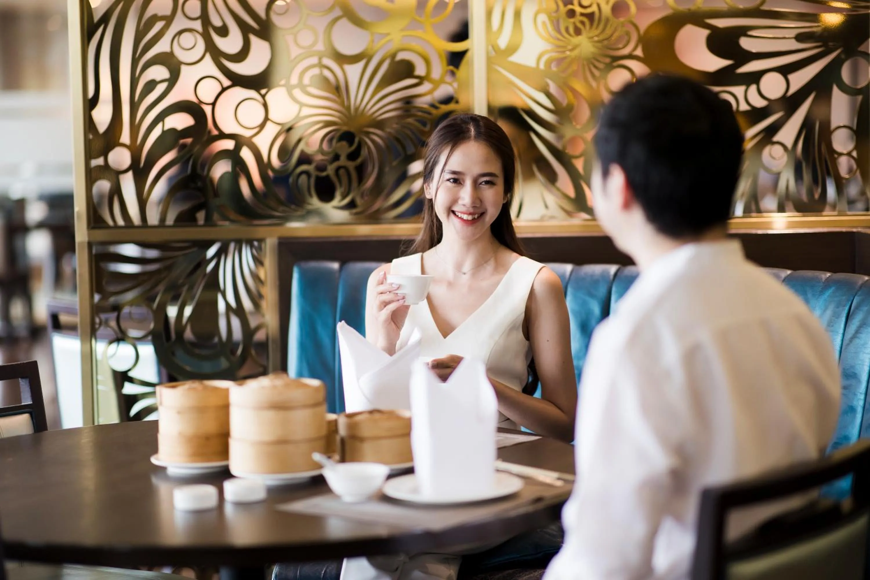 Restaurant/places to eat in Emporium Suites by Chatrium