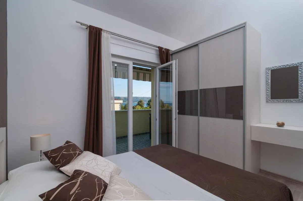 Bed in Villa Koludrovac