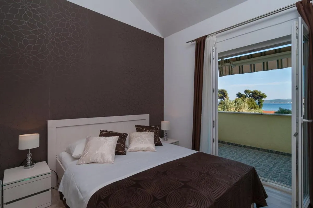 Bed in Villa Koludrovac