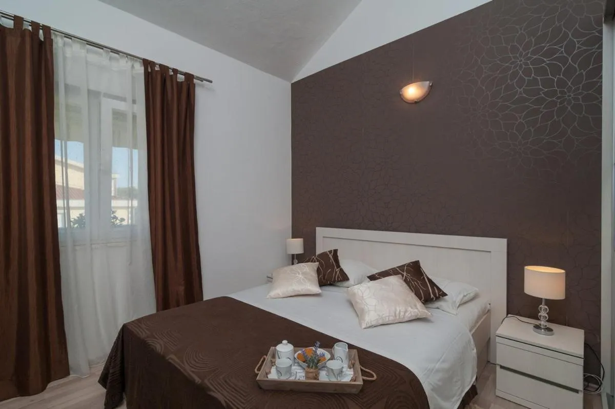 Bed in Villa Koludrovac
